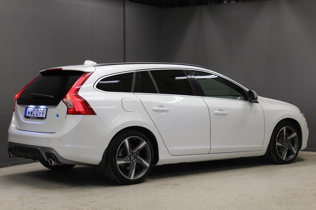 Volvo V60 D4 AWD R-Design 2015, bild 4/10