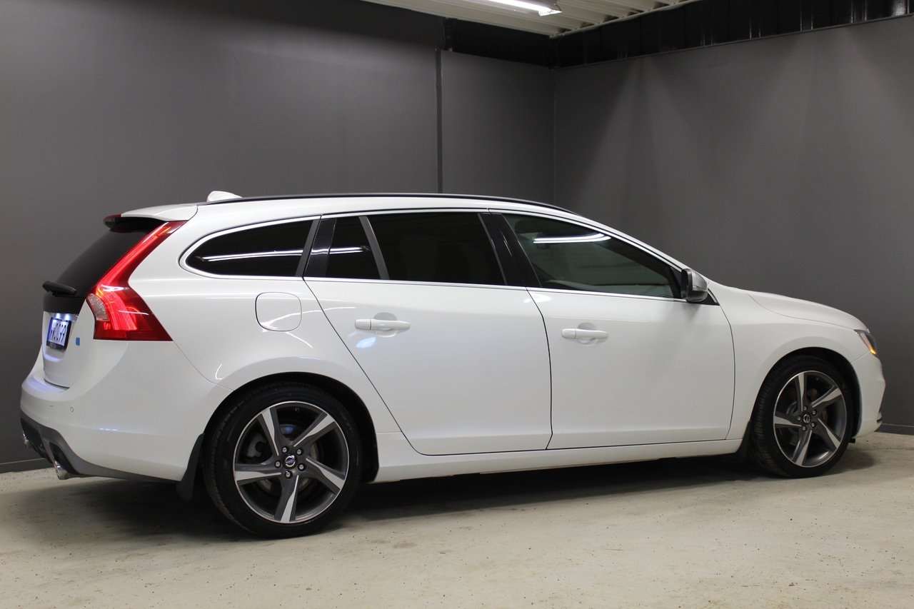 Volvo V60 D4 AWD R-Design 2015, bild 5/10