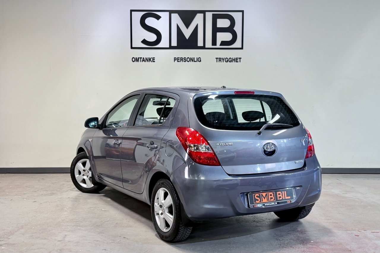 Hyundai i20 5-dörrar 1.6 CRDi Premium 2009, bild 2/10