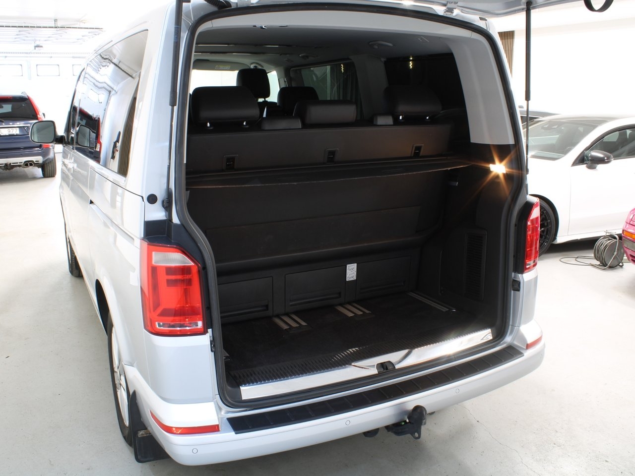 Volkswagen Multivan 2019, bild 6/10