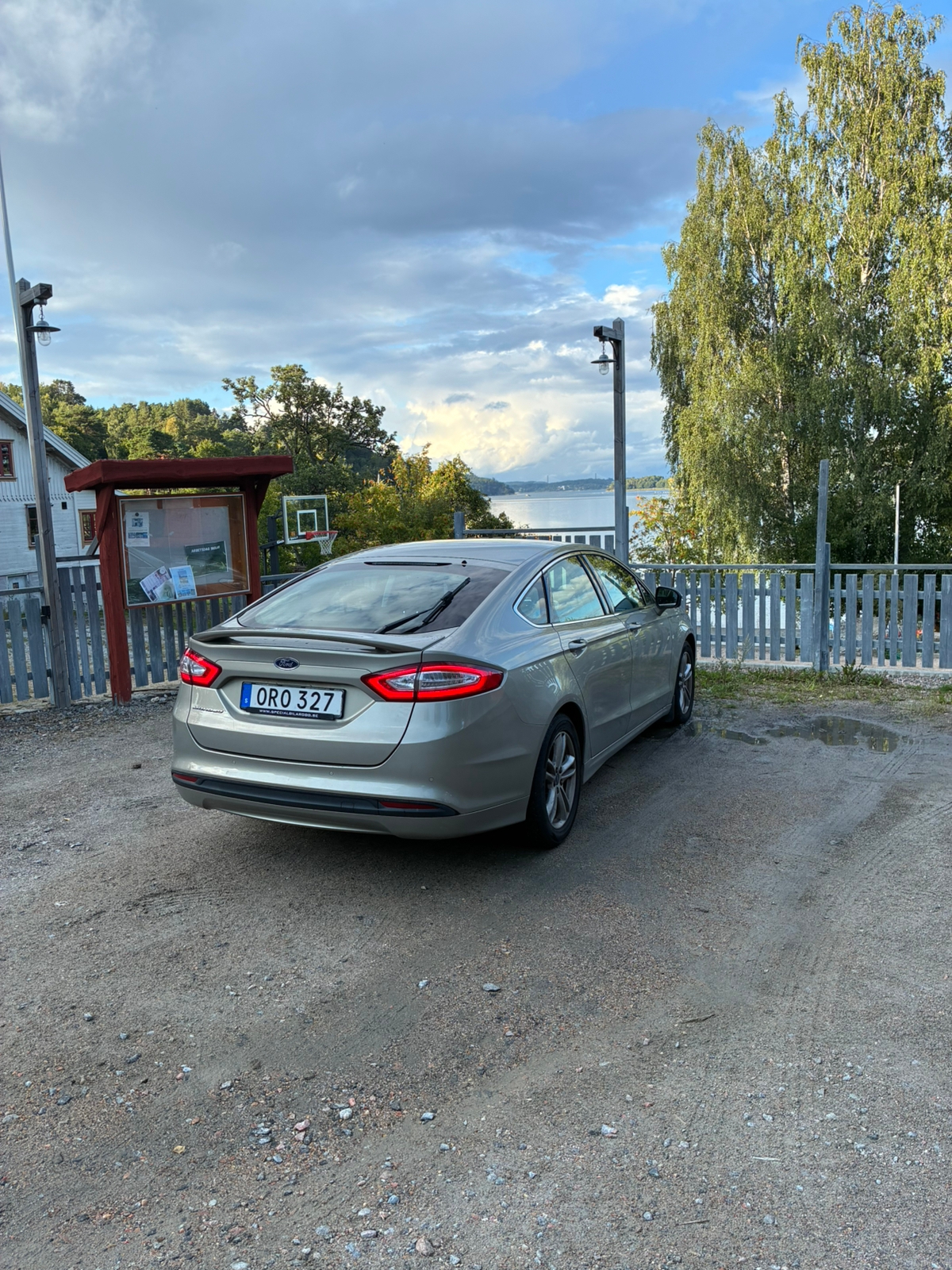 Ford Mondeo 1.6 TDCi Manuell 2015, bild 2/6