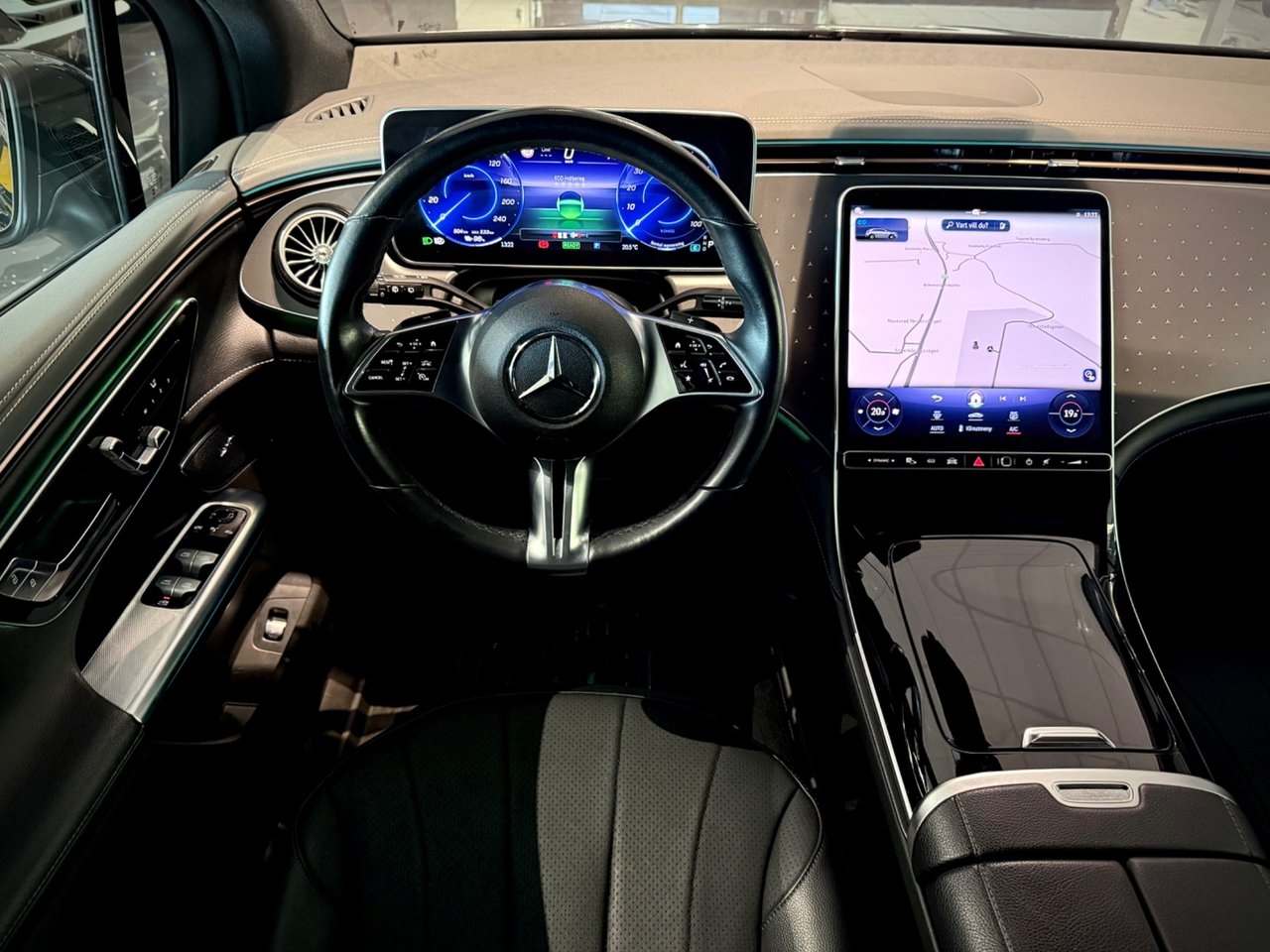 Mercedes-Benz EQE SUV 2023, bild 4/10
