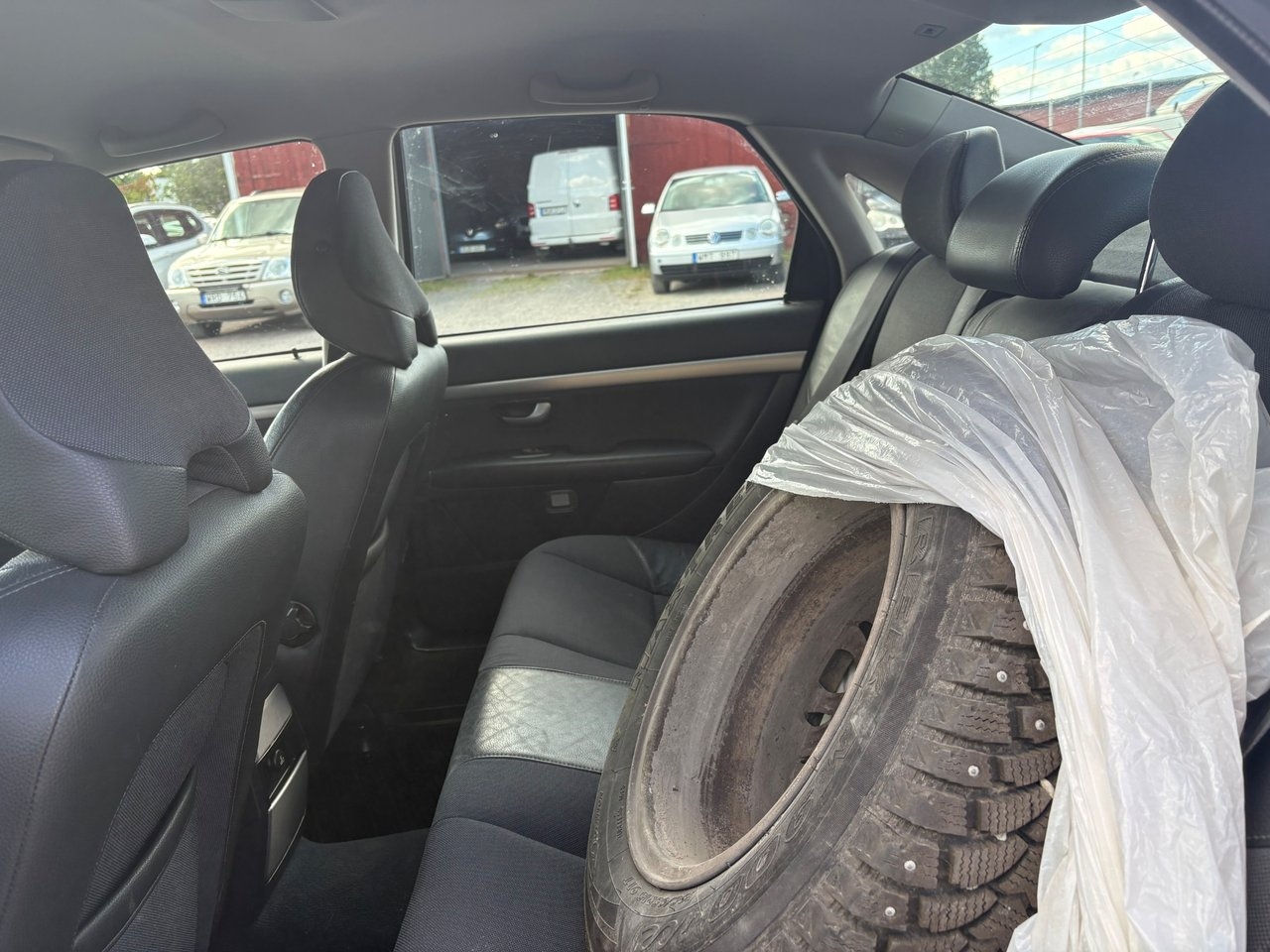 Volvo S80 2.4 Drag/M-värmare Nybesiktad 2005, kuva 6/7