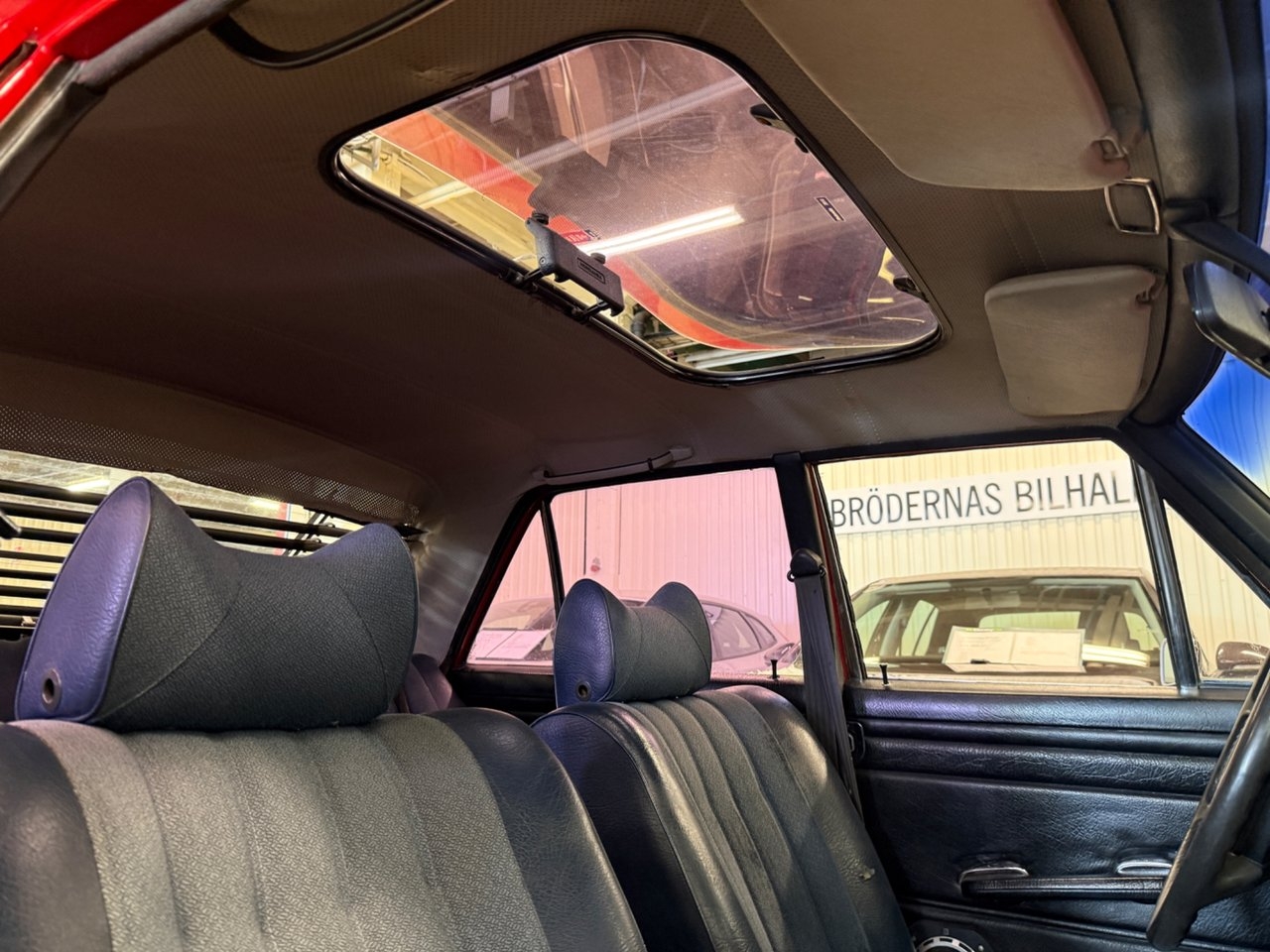 Mercedes-Benz 230 Dragkok/ Ny-lackat 1971, photo 7/11