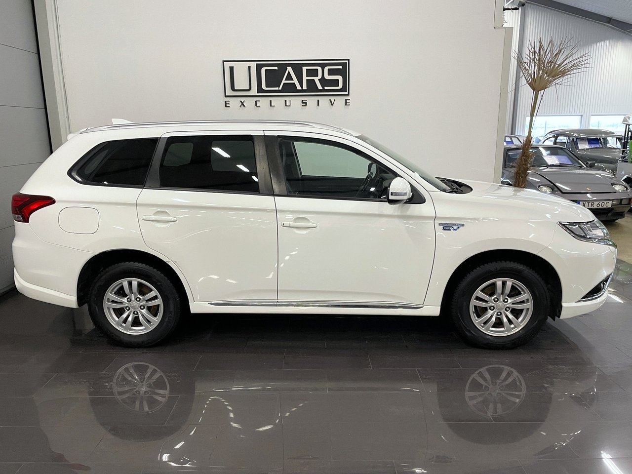 Mitsubishi Outlander 2017, bild 2/10