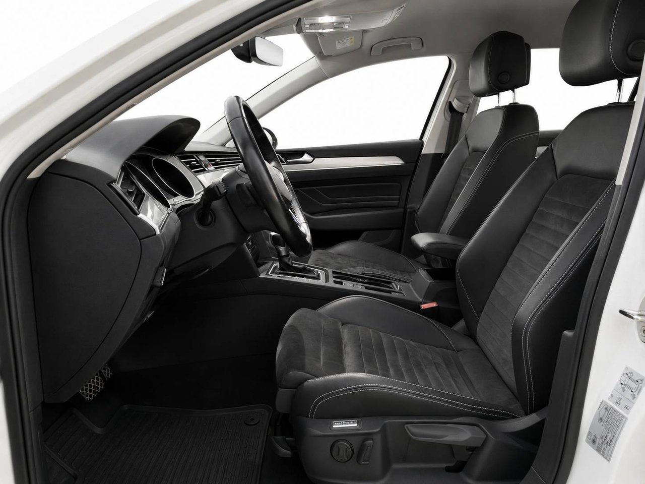 Volkswagen Passat 2021, bild 7/10