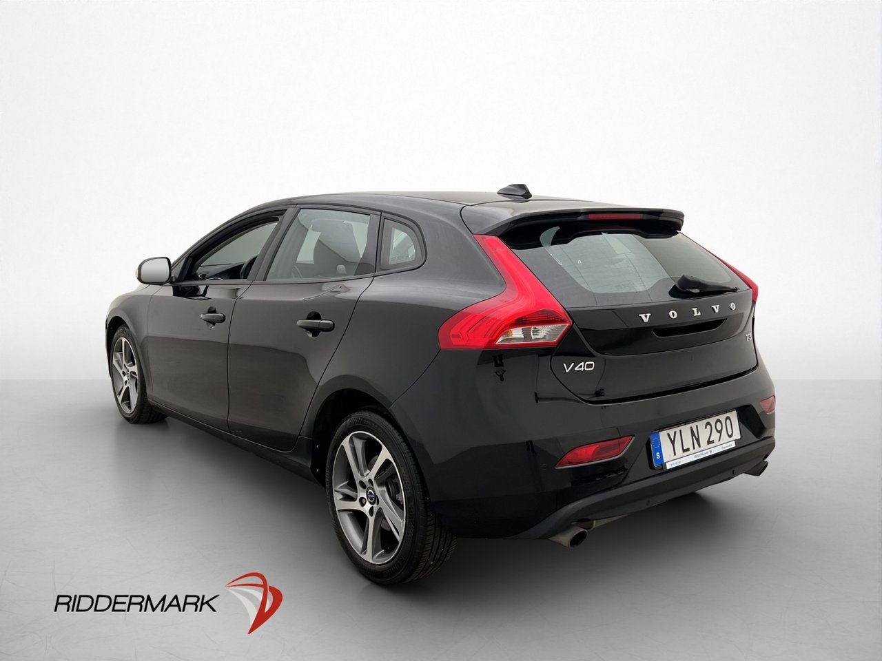 Volvo V40 2017, photo 6/28