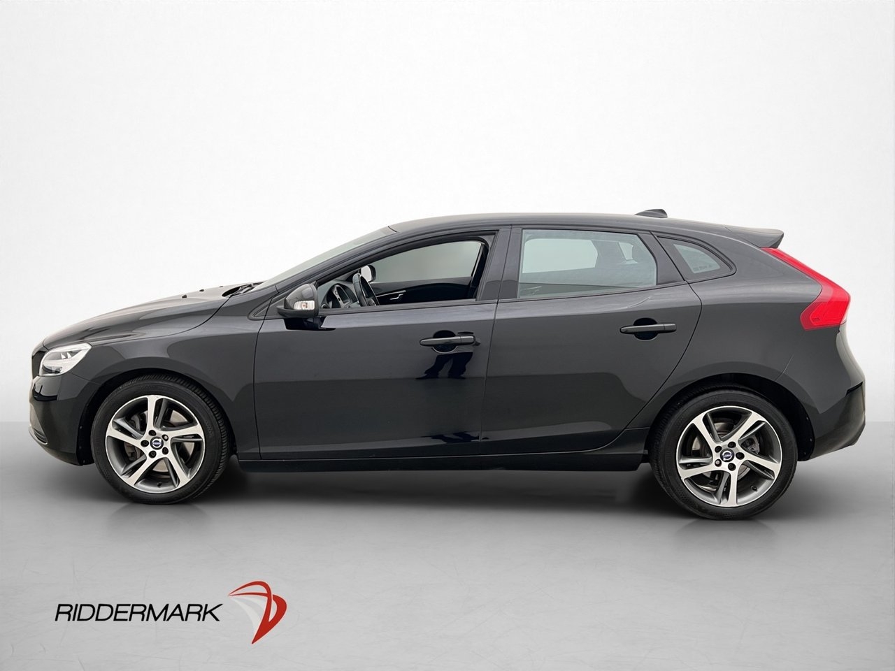 Volvo V40 2017, photo 5/28