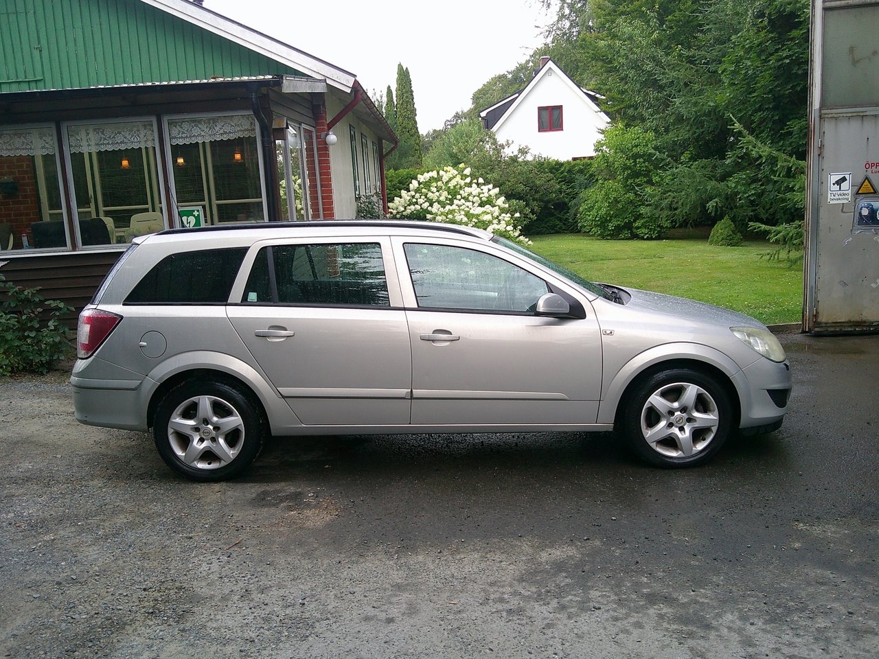 Opel Astra Caravan 1.6 ECOTEC Euro 4 2008, bild 2/3