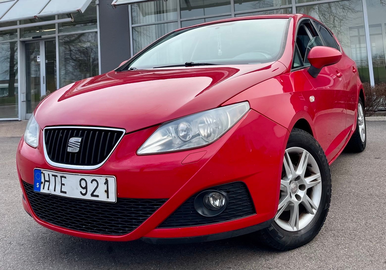 Seat Ibiza 5-dörrar 1.4 16v Manuell 2009, bild 2/6