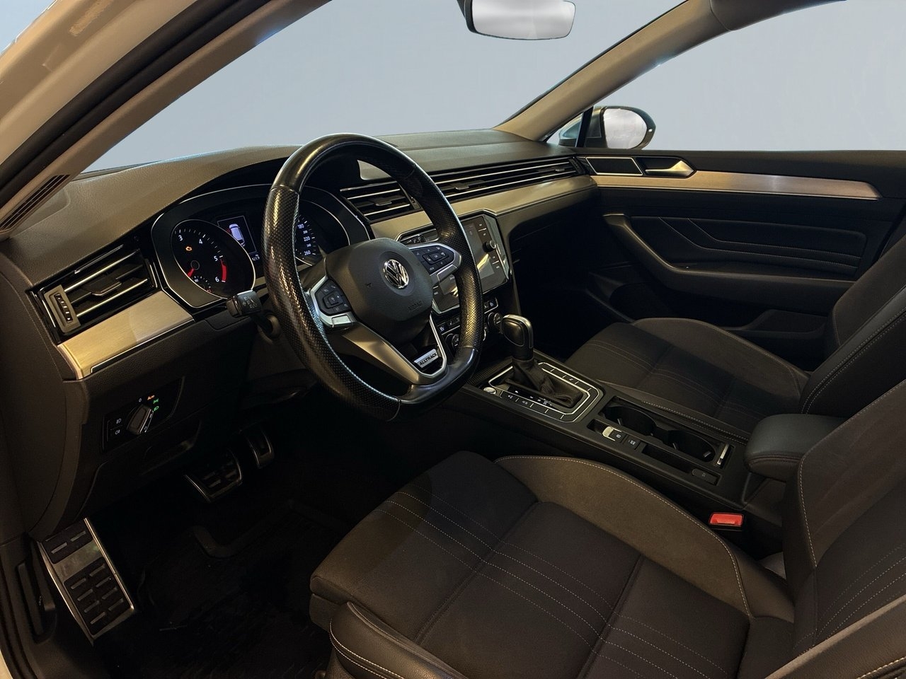 Volkswagen Passat 2020, kuva 7/10