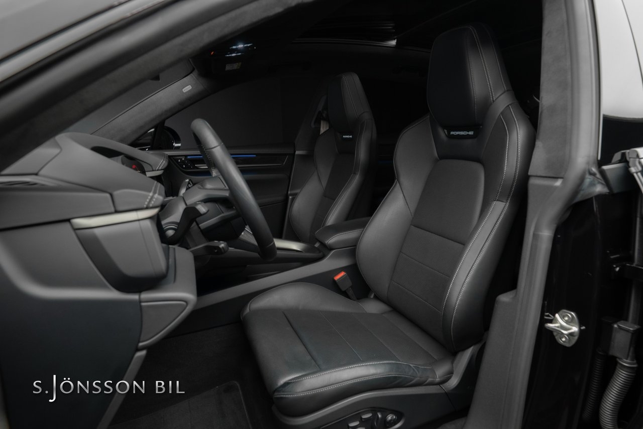 Porsche Macan Turbo / Se utrustning 2025, bild 7/10