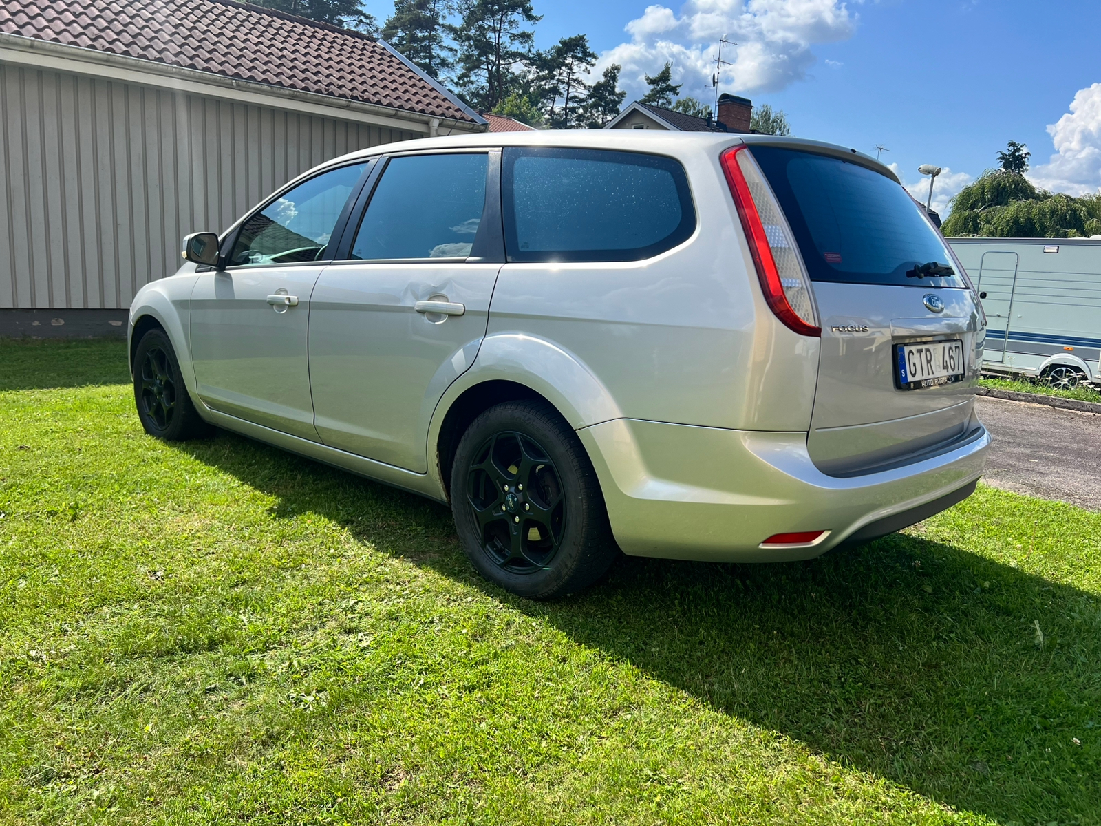 Ford Focus Kombi 1.8 Flexifuel Manuell 2008, bild 4/4