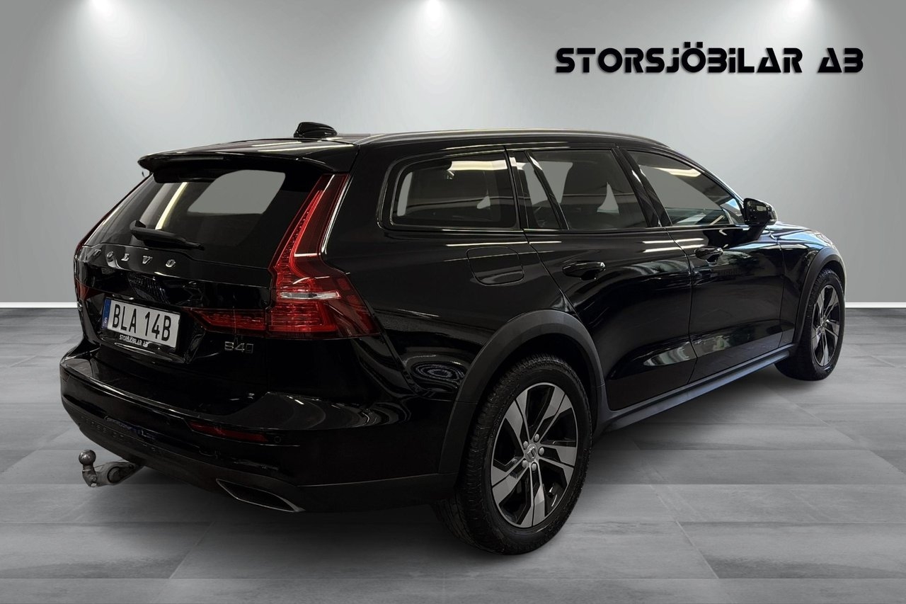 Volvo V60 Cross Country 2022, photo 3/17