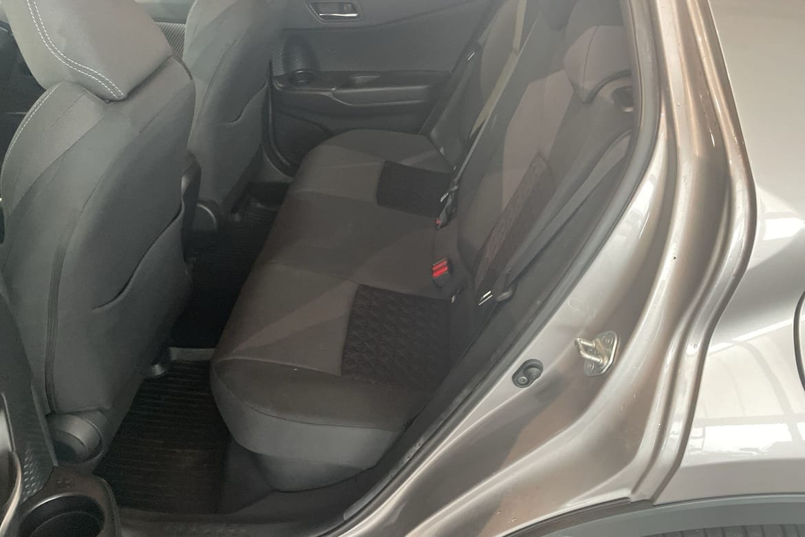 Toyota C-HR 1,8 HYBRID X EDITION 2020, photo 7/10