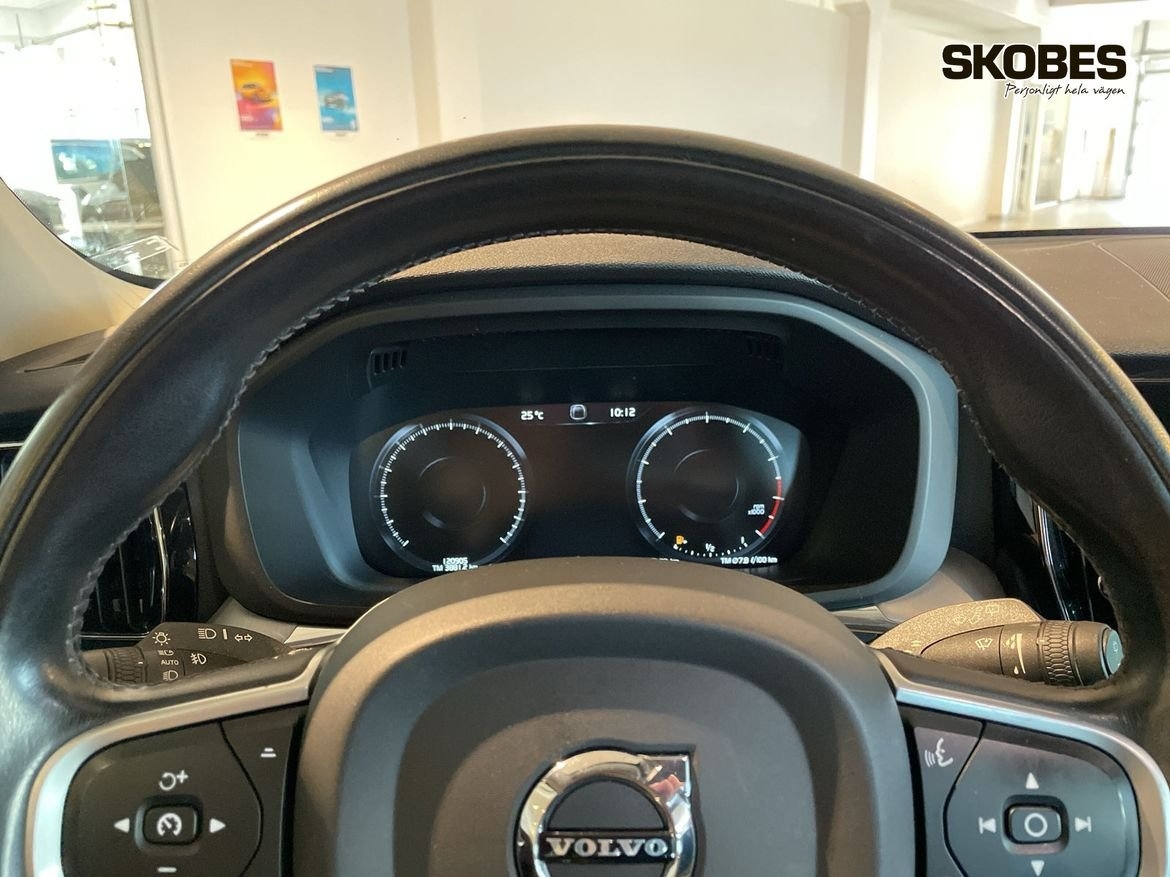 Volvo XC60 B5 AWD Bensin Momentum SEIII 2020, bild 4/21