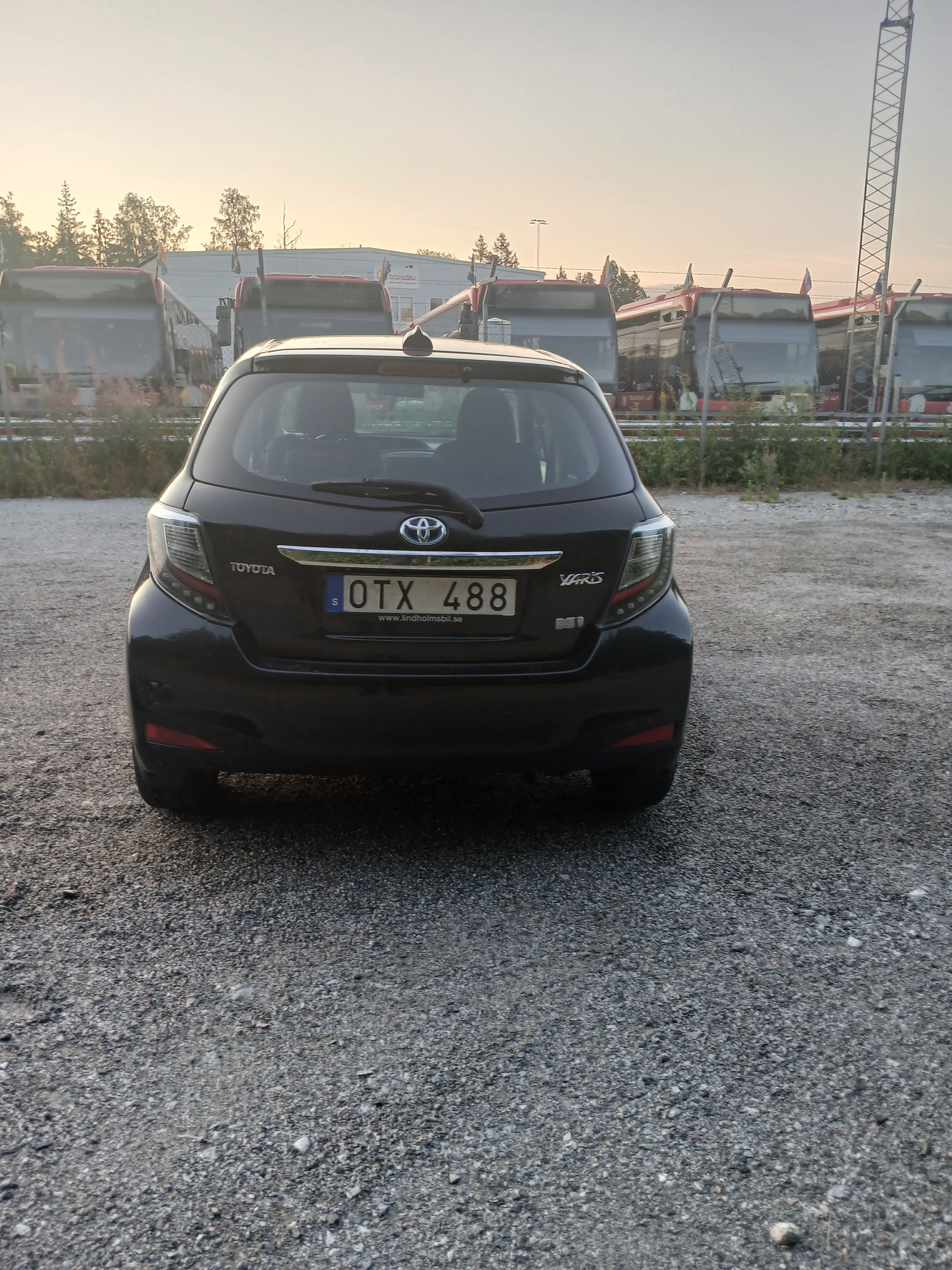 Toyota Yaris Hybrid e-CVT 2012, kuva 5/5