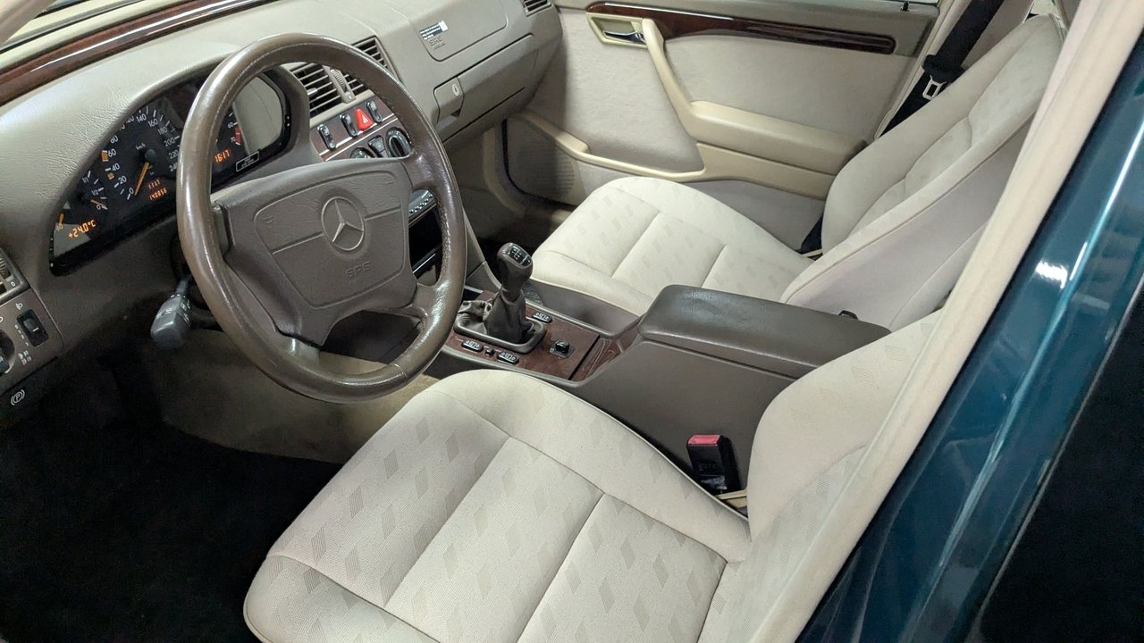 Mercedes-Benz C 1996, kuva 2/8