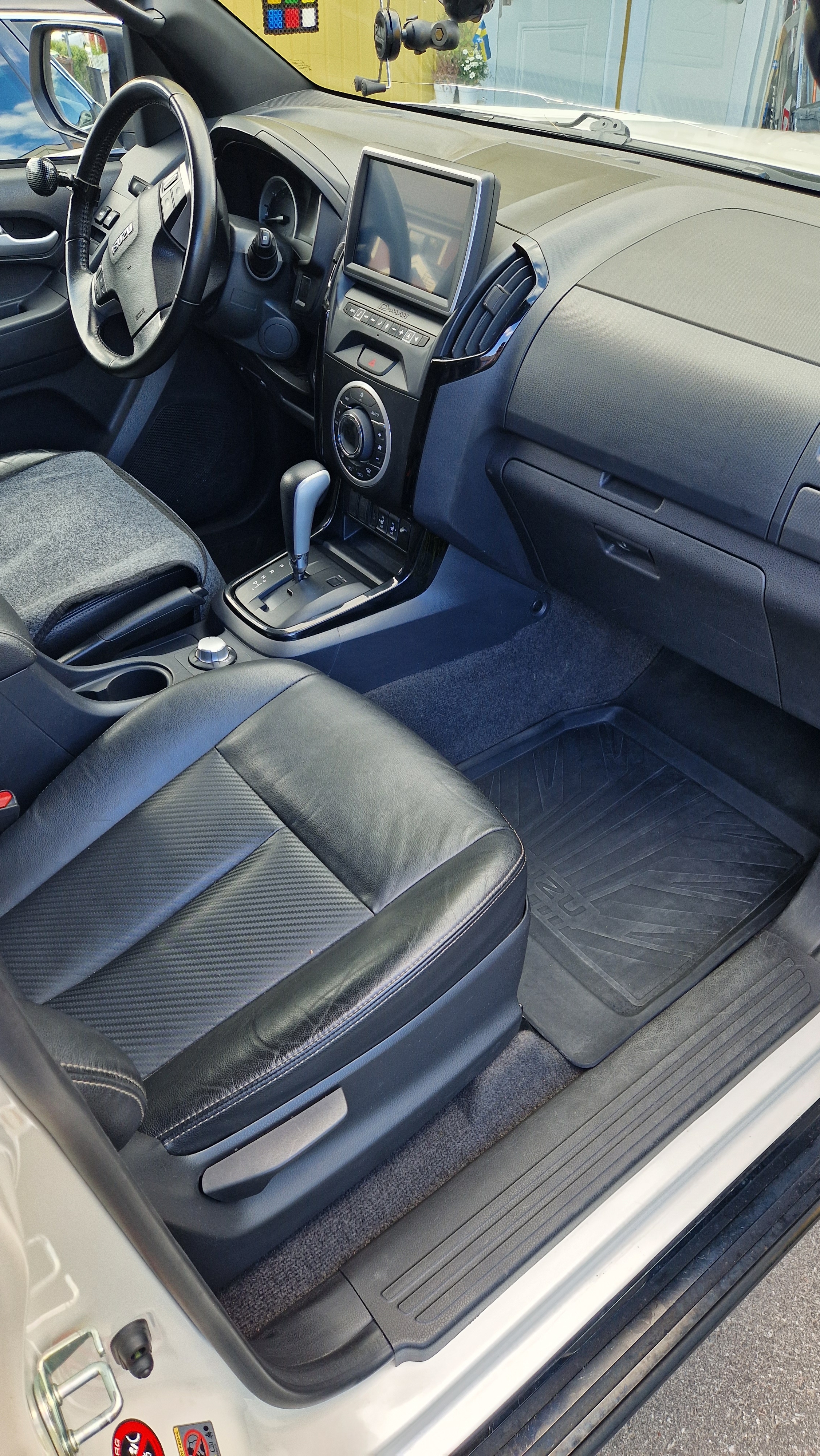 Isuzu D-max Crew Cab 1.9 4WD Automatisk 2017, bild 6/10