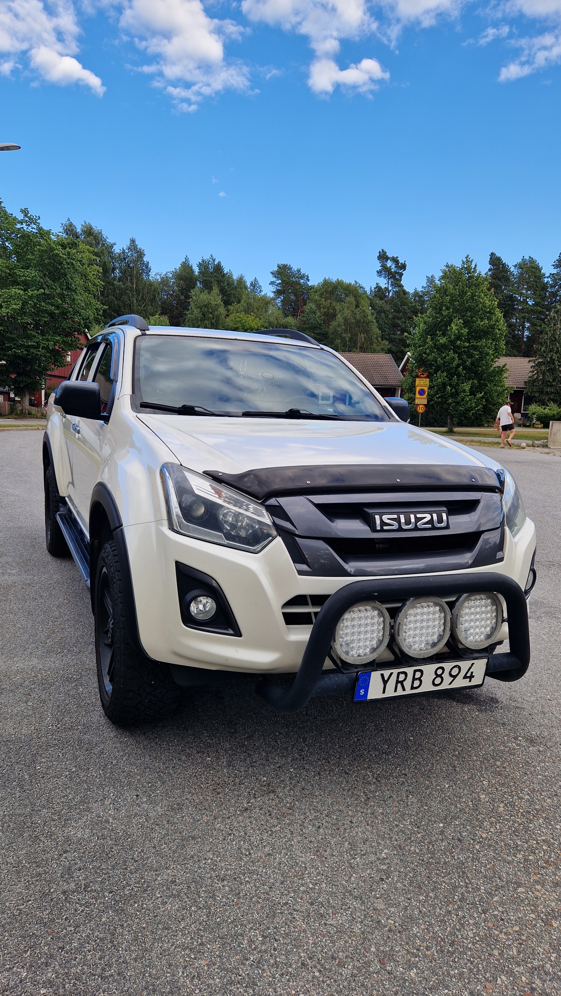 Isuzu D-max Crew Cab 1.9 4WD Automatisk 2017, bild 3/10