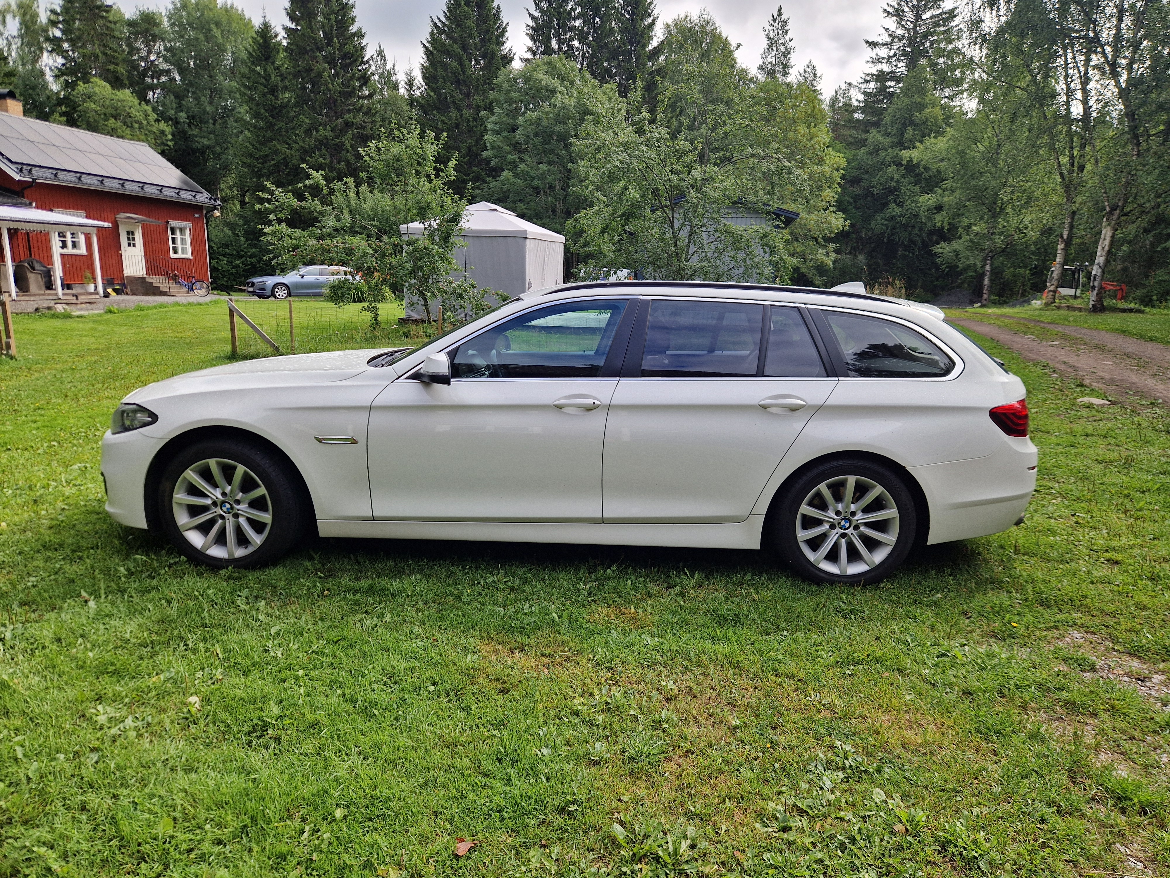 BMW 520 d Touring Steptronic 2015, bild 3/7