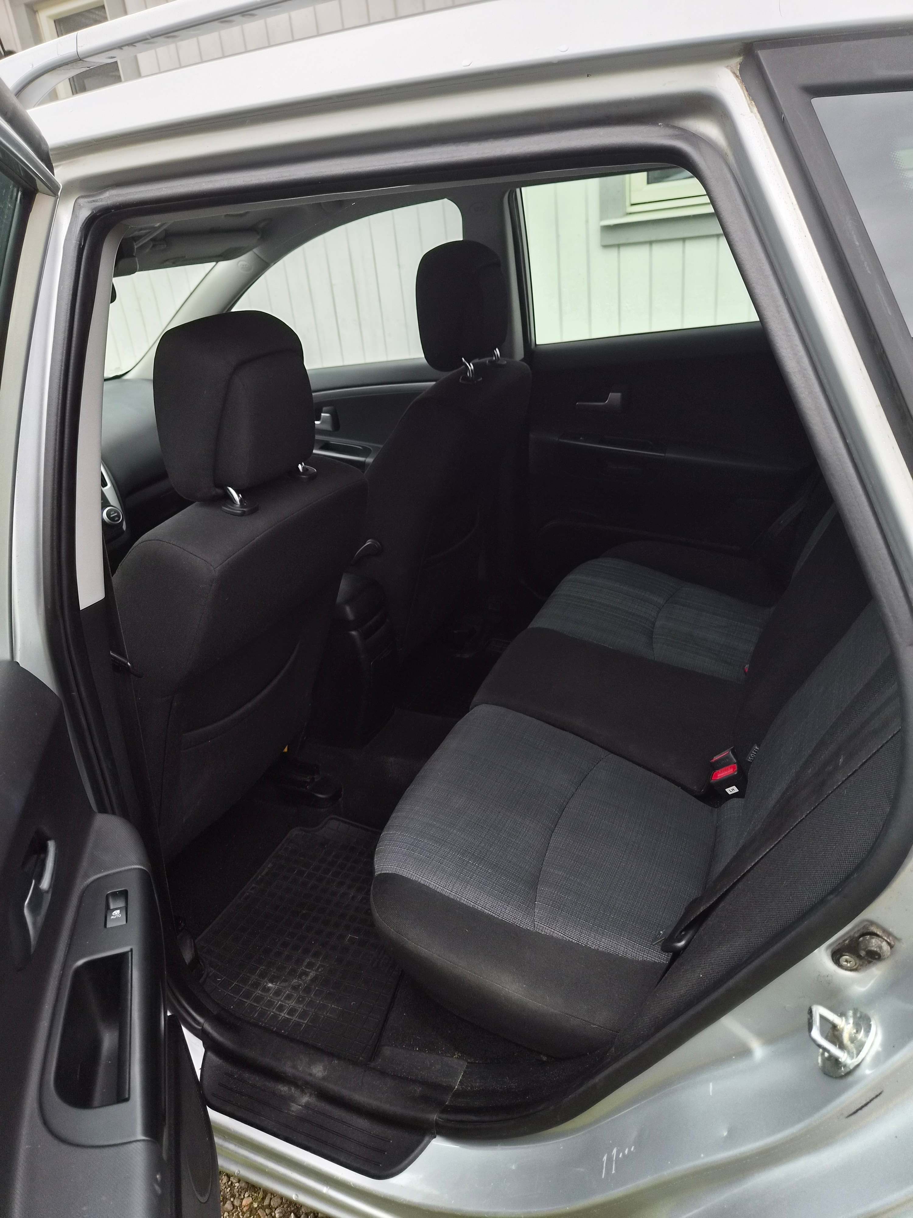 Kia Ceed _sw 1.6 CRDi Manuell 2012, photo 5/5