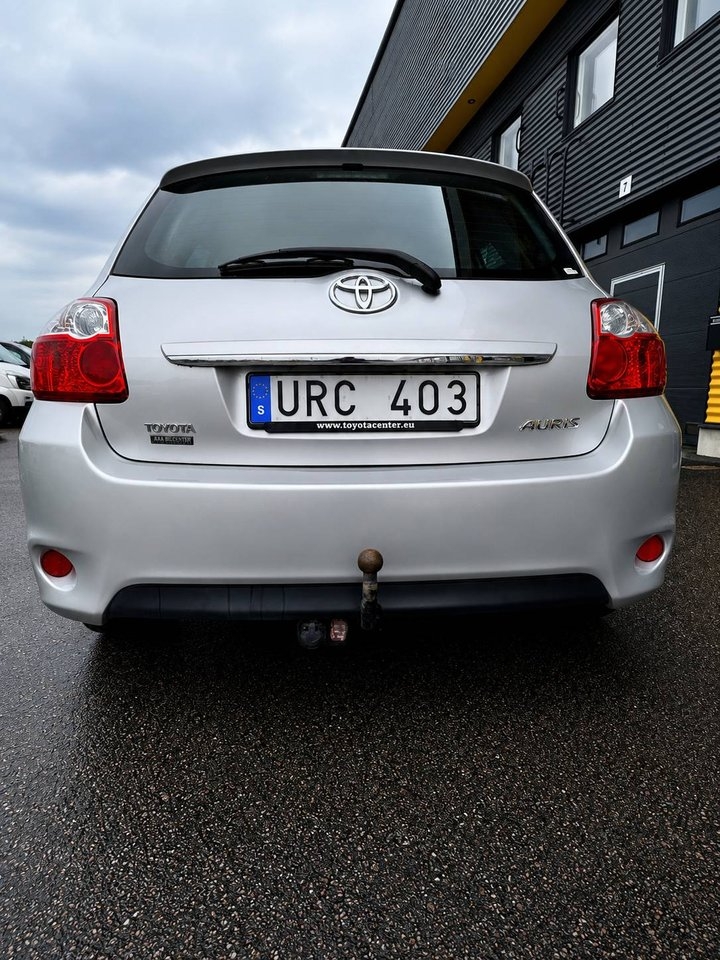 Toyota Auris 2011, photo 4/15