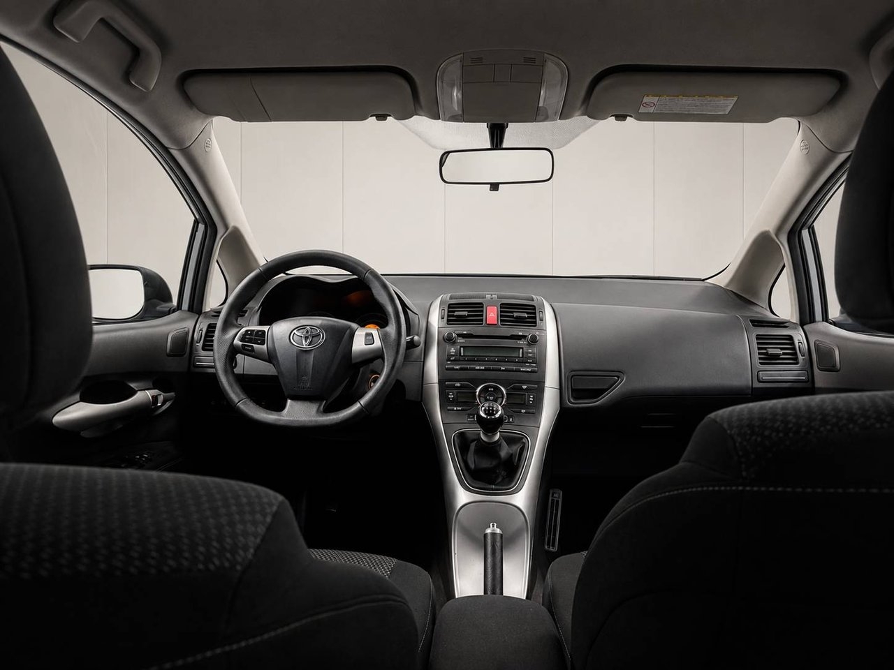 Toyota Auris 2011, photo 7/15