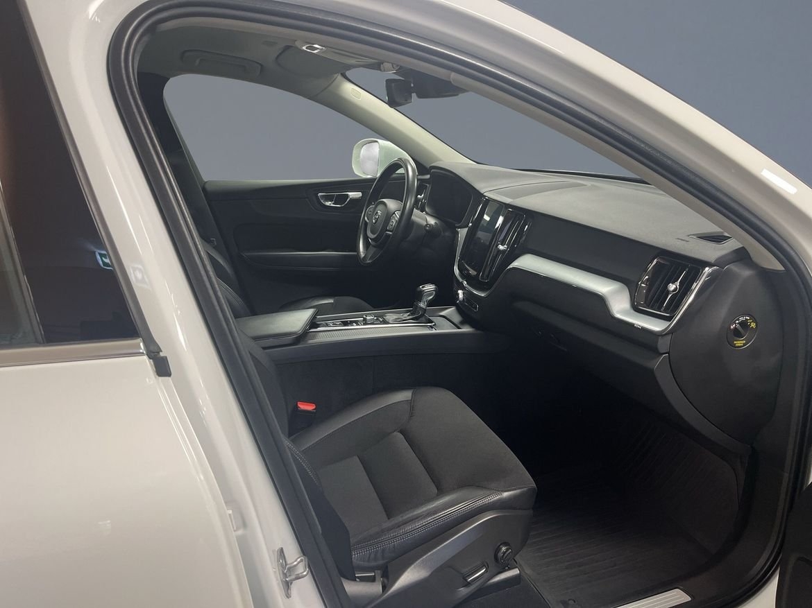 Volvo XC60 2018, kuva 7/10