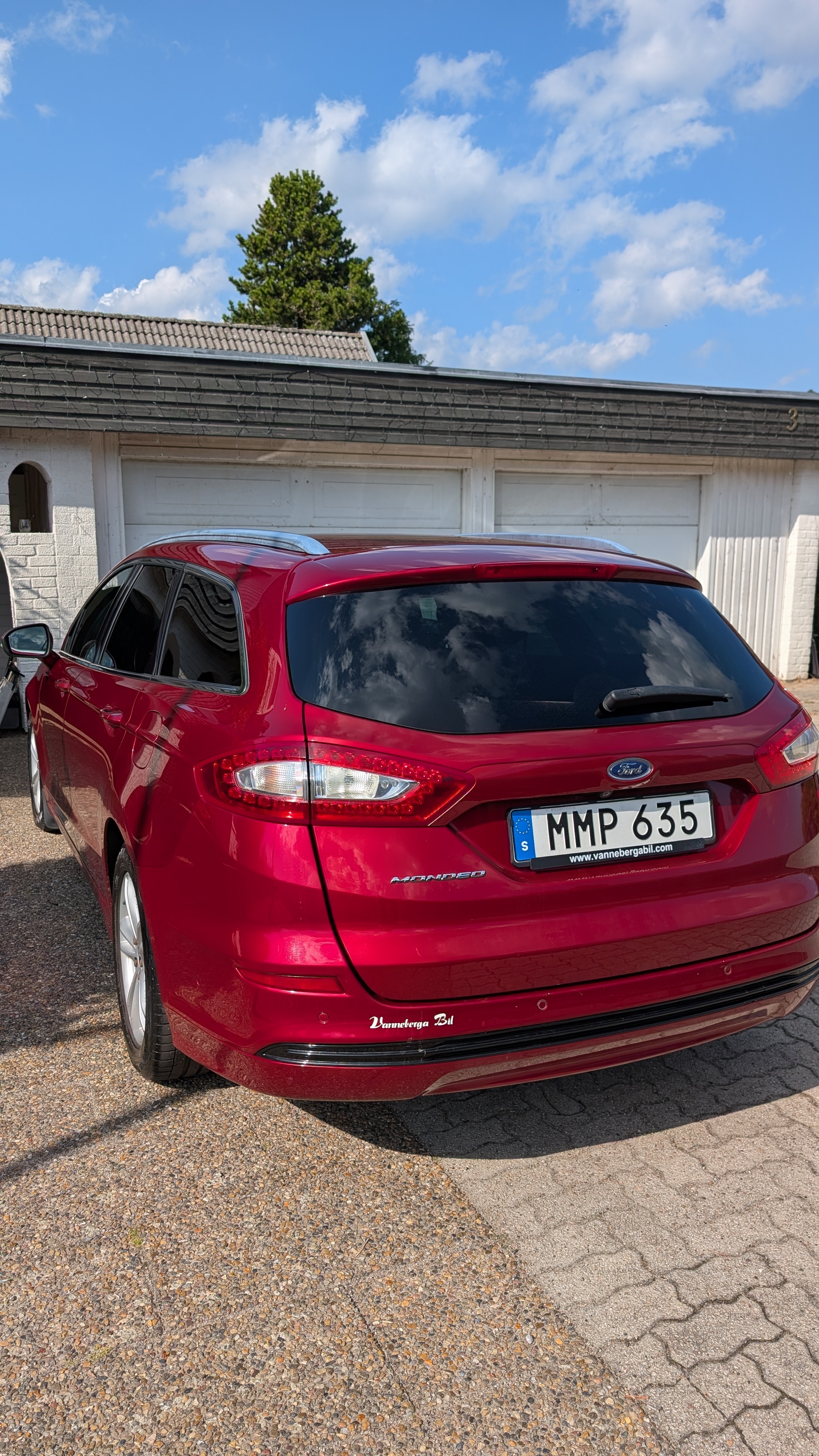Ford Mondeo Kombi 1.6 TDCi Manuell 2015, kuva 2/5