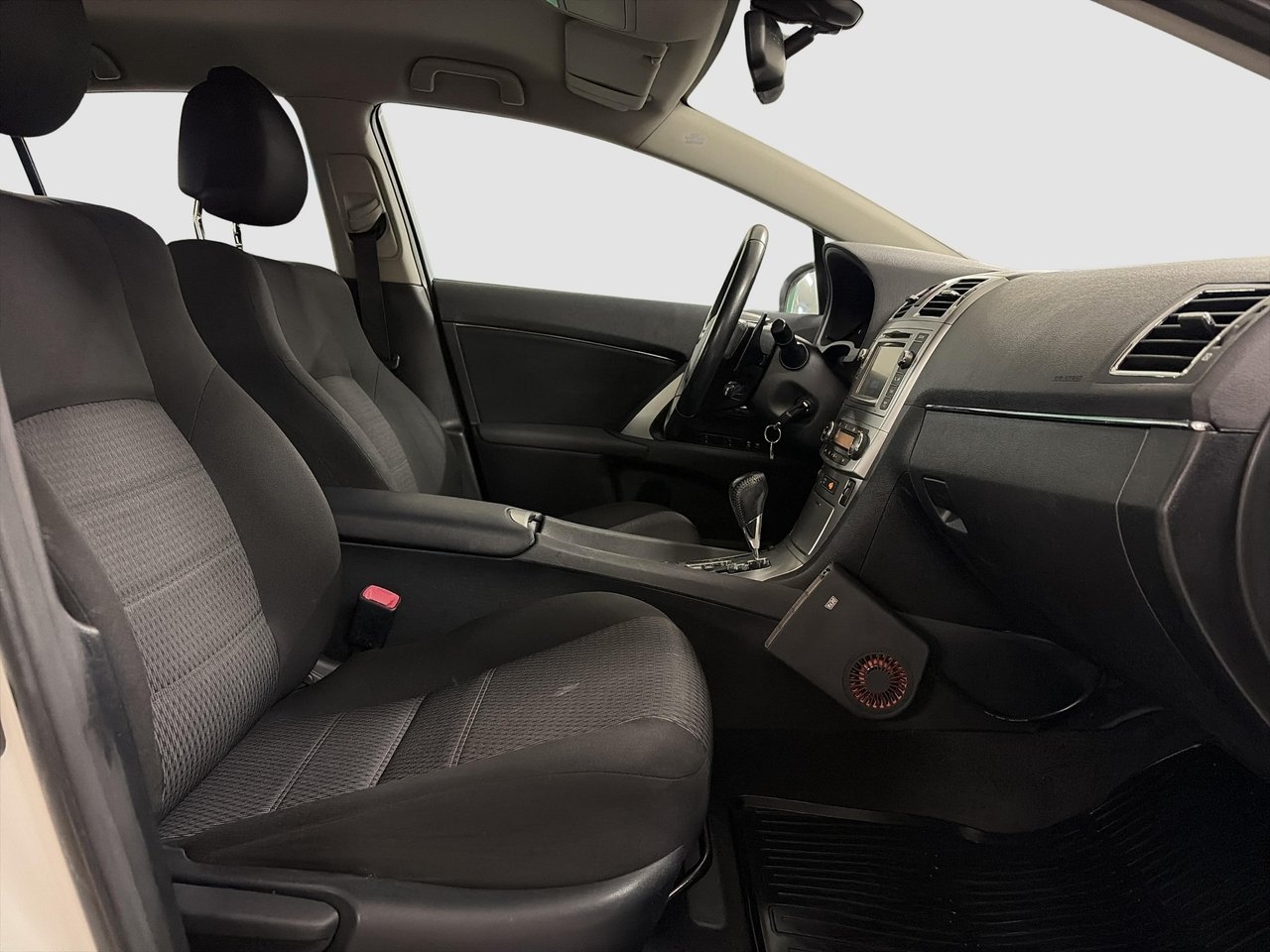 Toyota Avensis 2013, bild 4/14