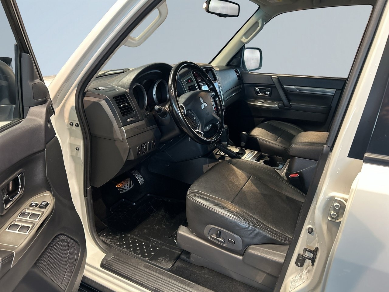 Mitsubishi Pajero 2017, kuva 7/22