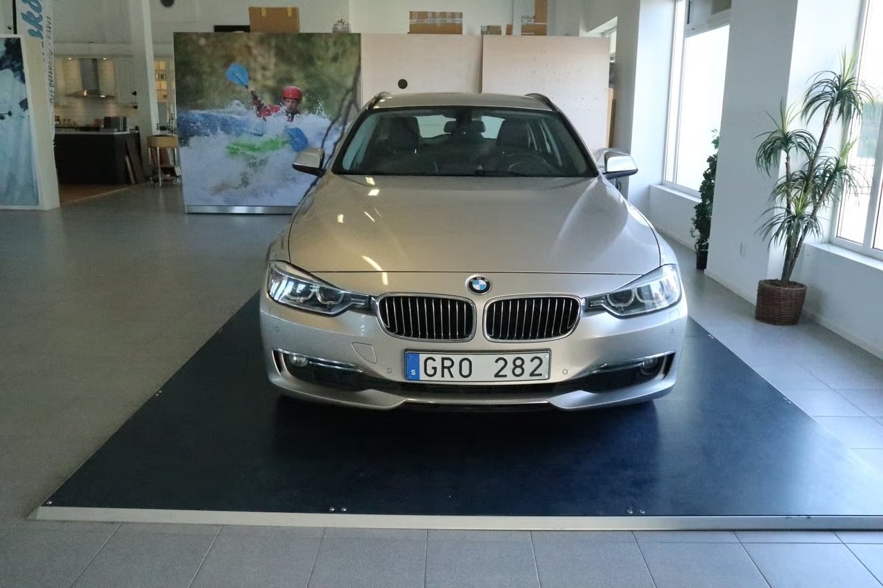 BMW 320 d Touring Steptronic Luxury Line 2013, kuva 3/17
