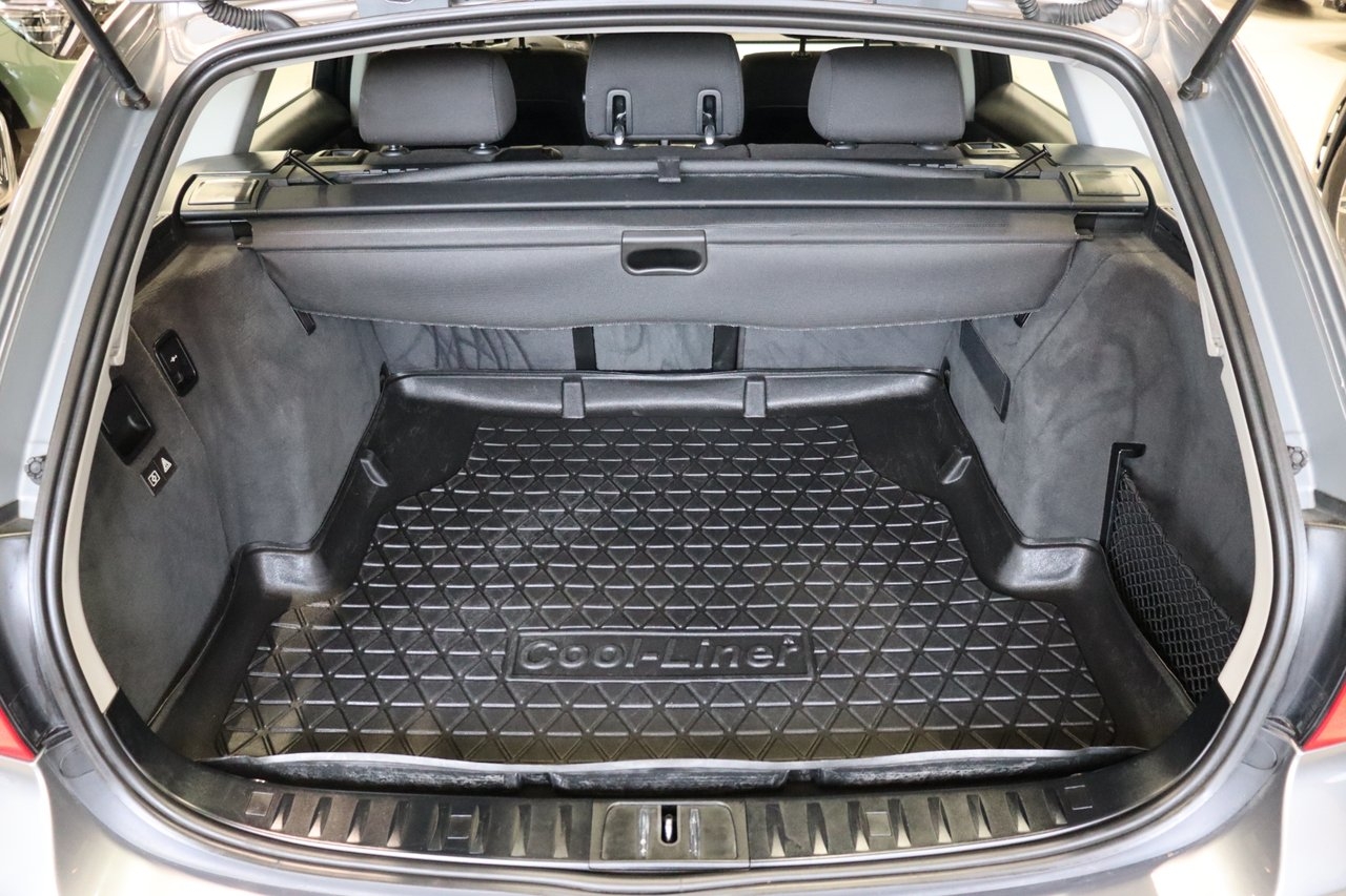 BMW 320 2011, bild 6/10