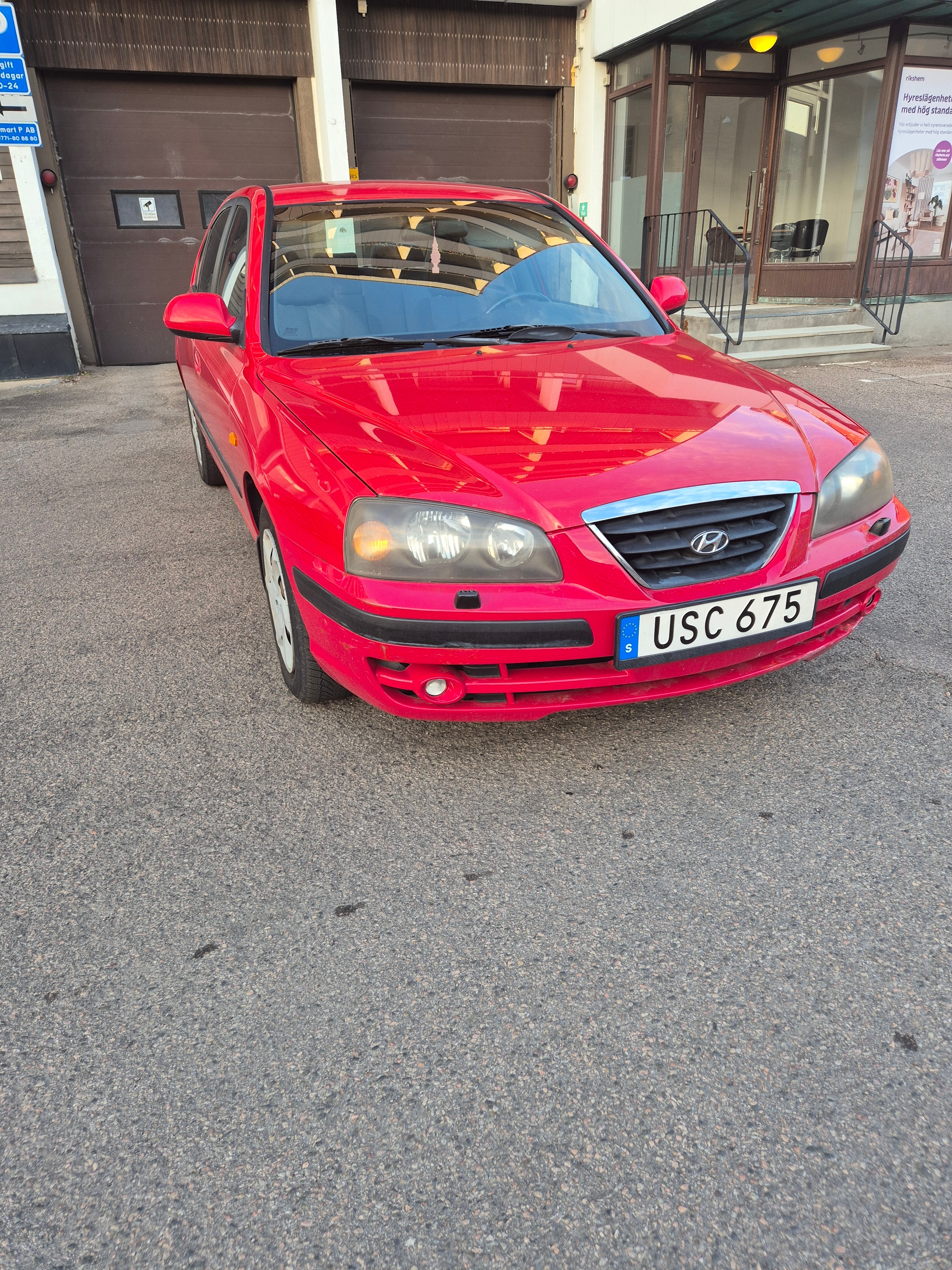 Hyundai Elantra Sedan 2.0 Automatisk 2004, bild 2/3