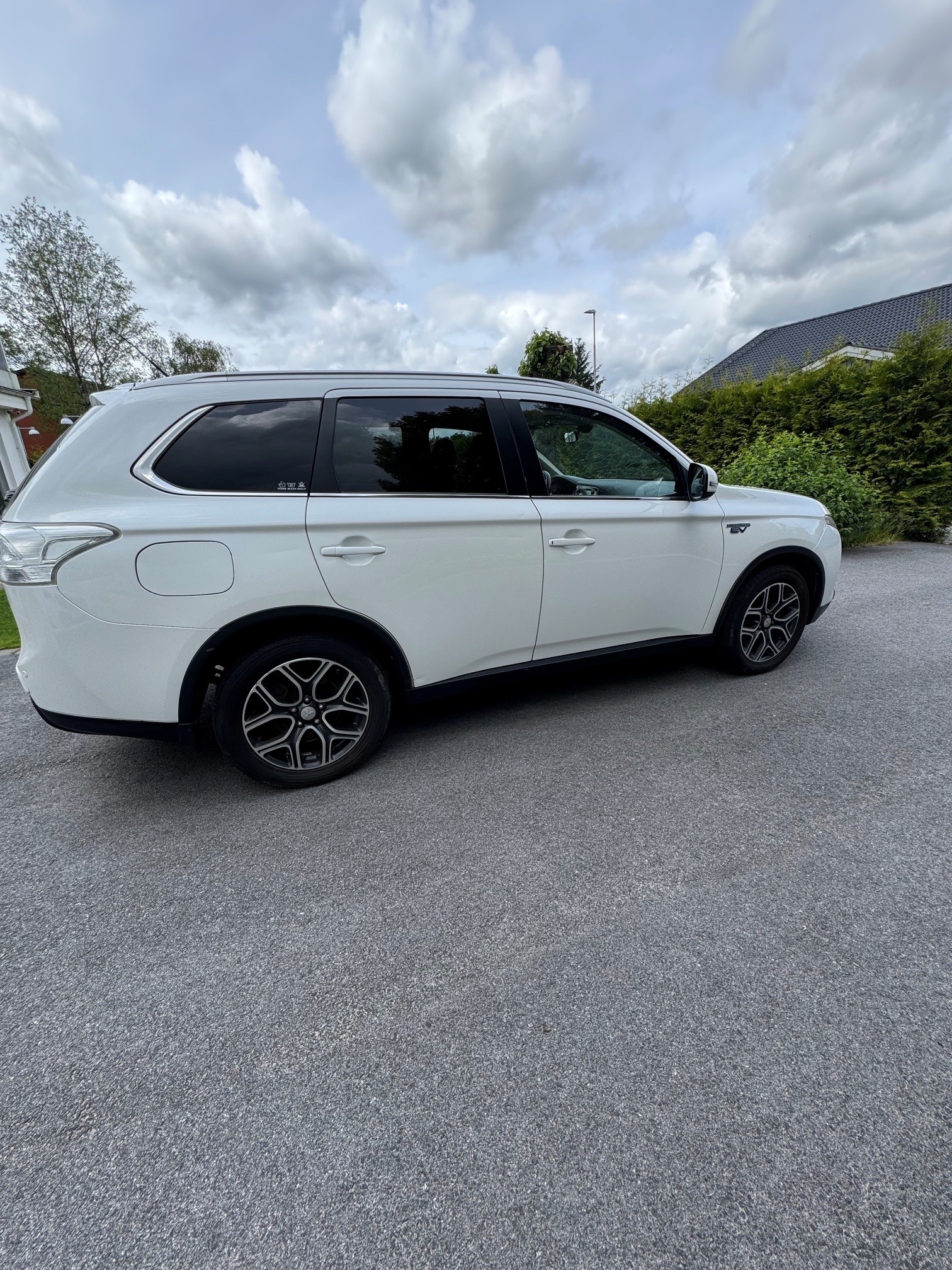 Mitsubishi Outlander PHEV CVT 2015, bild 3/6