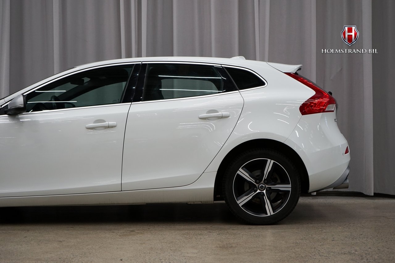 Volvo V40 T3 R-Design Pvärme VOC Cockpit 2019, bild 7/22