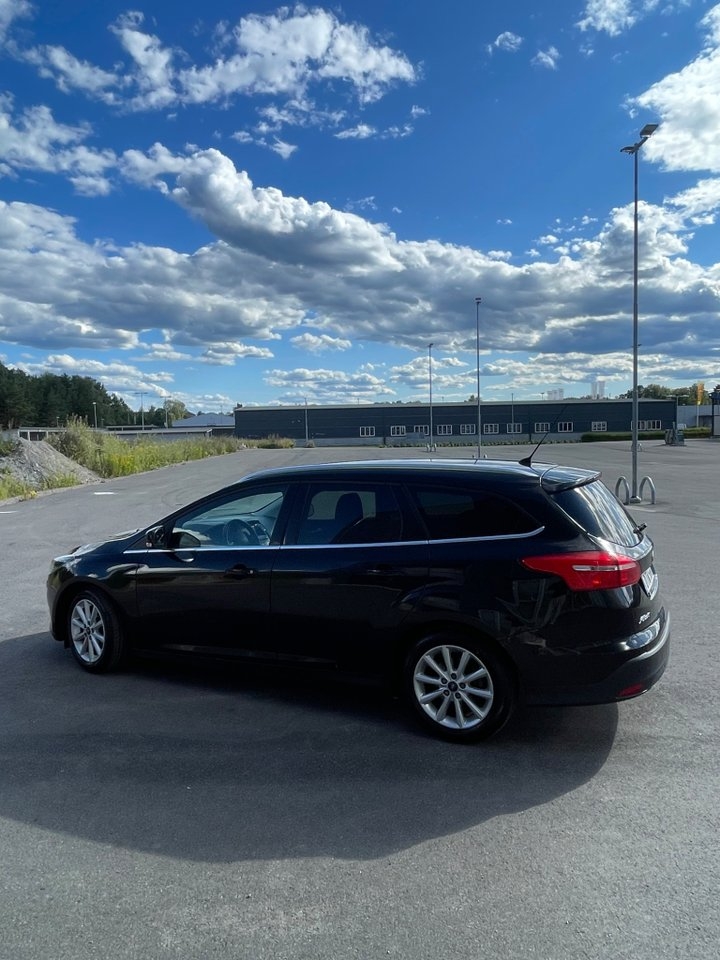 Ford Focus 2015, photo 3/16