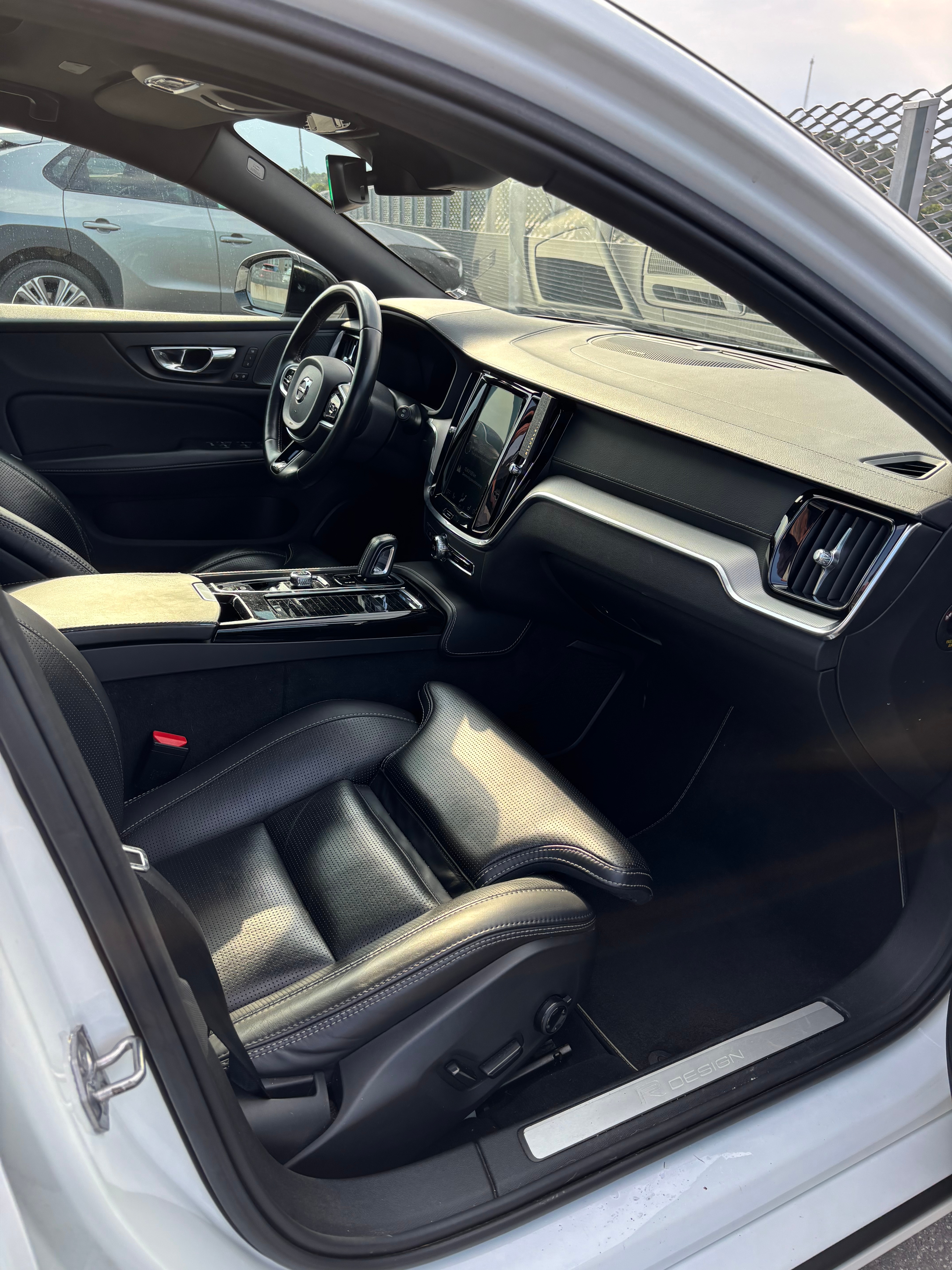 Volvo V60 T8 Twin Engine AWD Geartronic 2020, bild 6/8