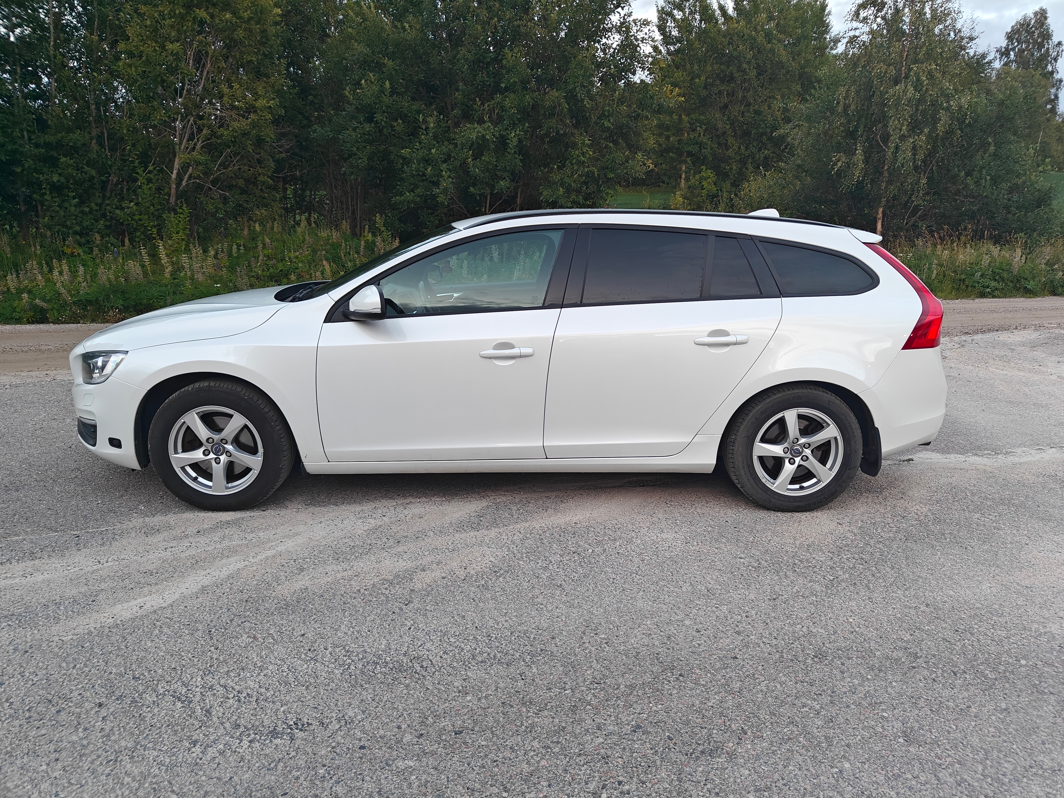 Volvo V60 2015, kuva 4/10