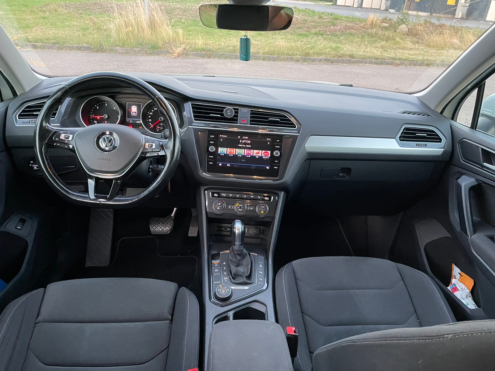 Volkswagen Tiguan 2019, bild 6/7