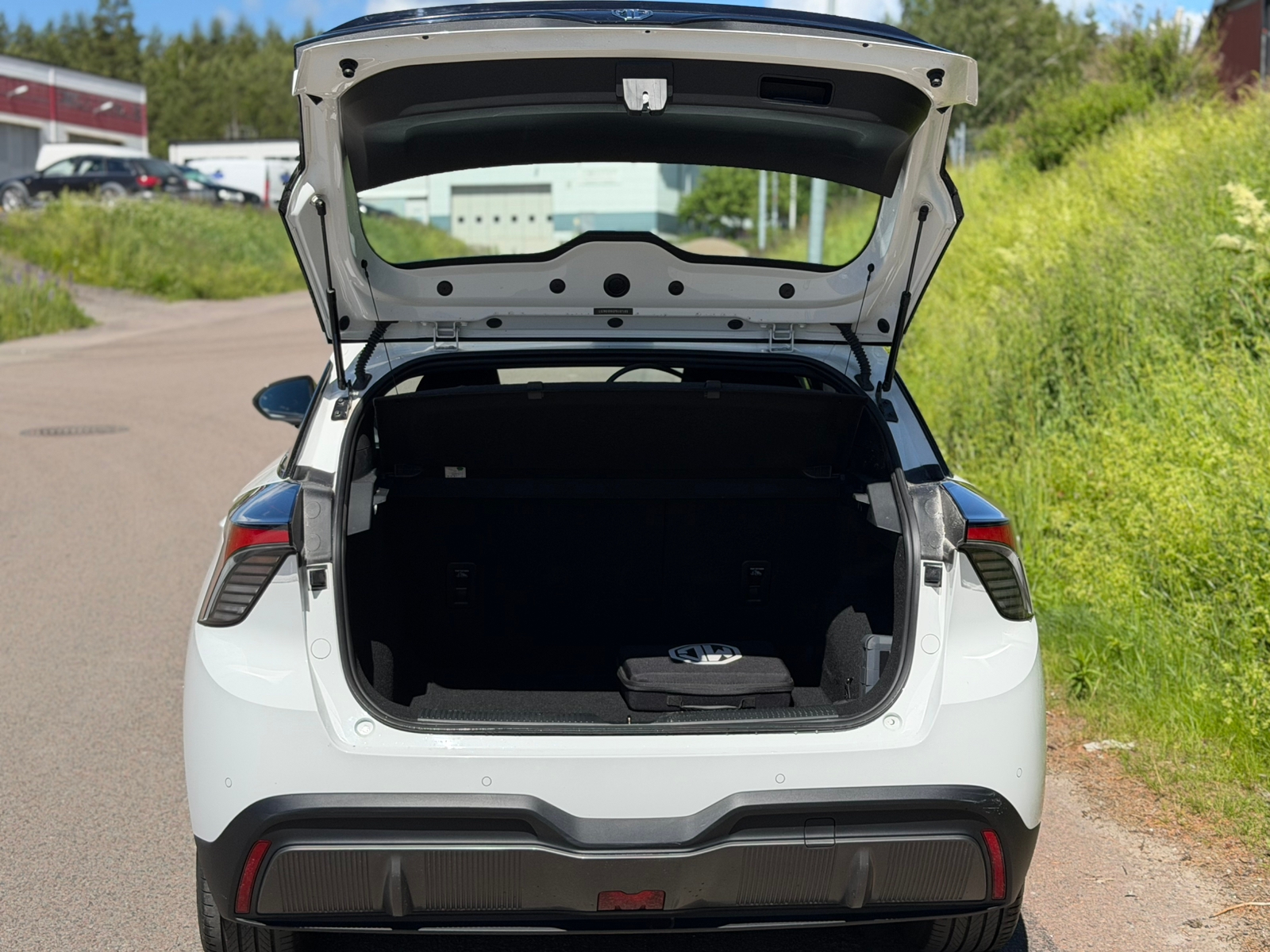 MG MG4 Electric Standard Range 51 kWh 2023, kuva 4/9
