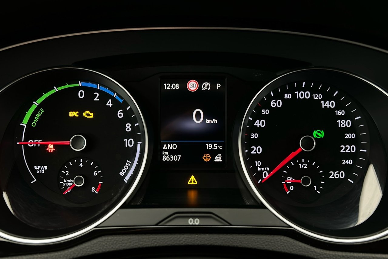 Volkswagen Passat 2021, bild 7/10