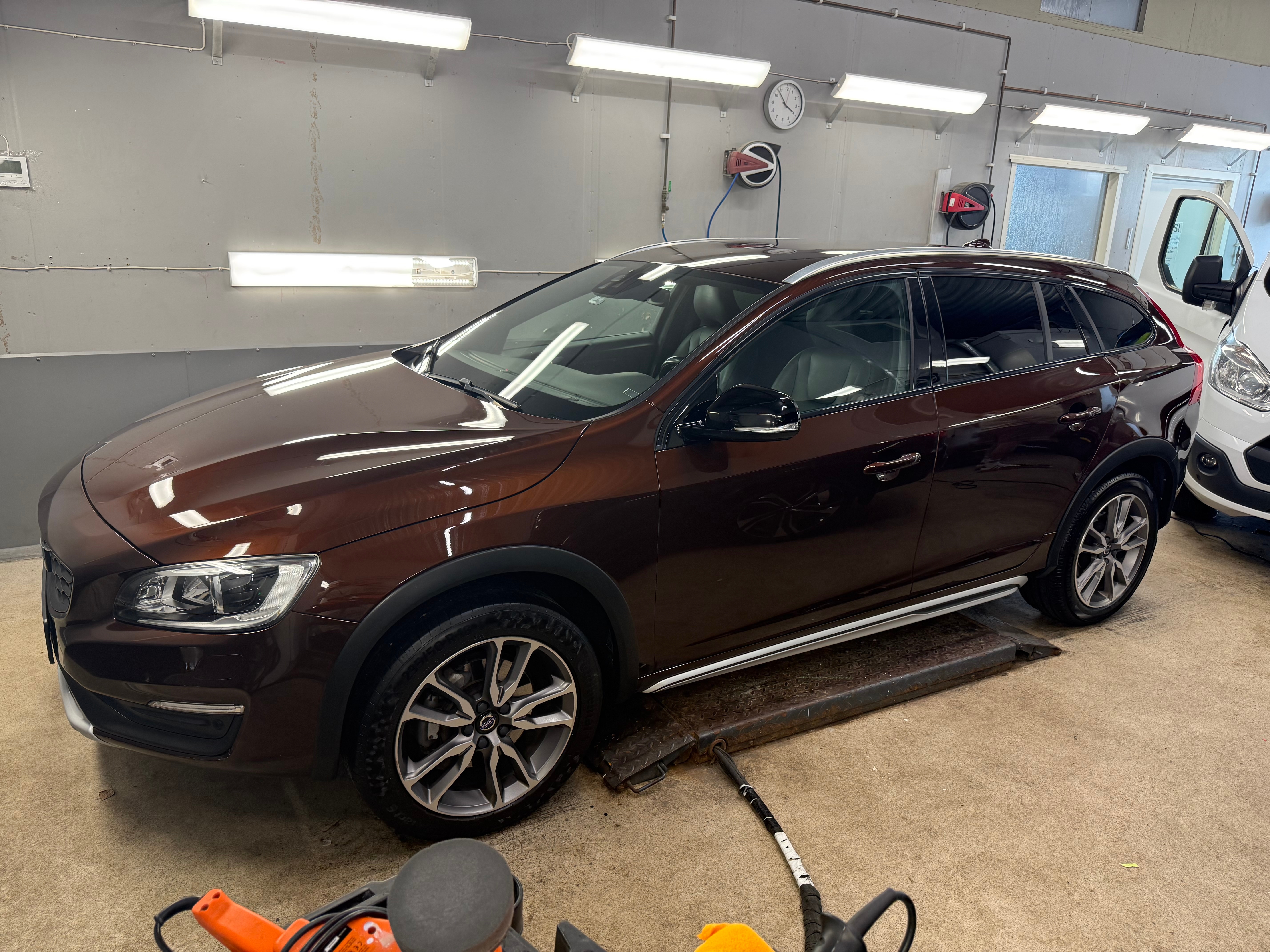Volvo V60 Cross Country D3 Manuell 2018, bild 2/9