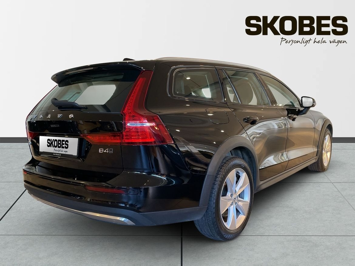 Volvo V60 Cross Country 2023, bild 7/19