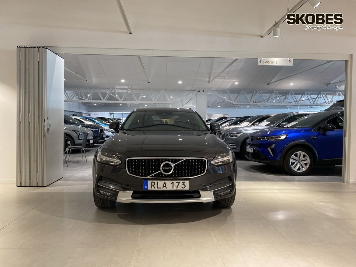 Volvo V90 Cross Country D5 AWD Pro 2018, bild 2/10