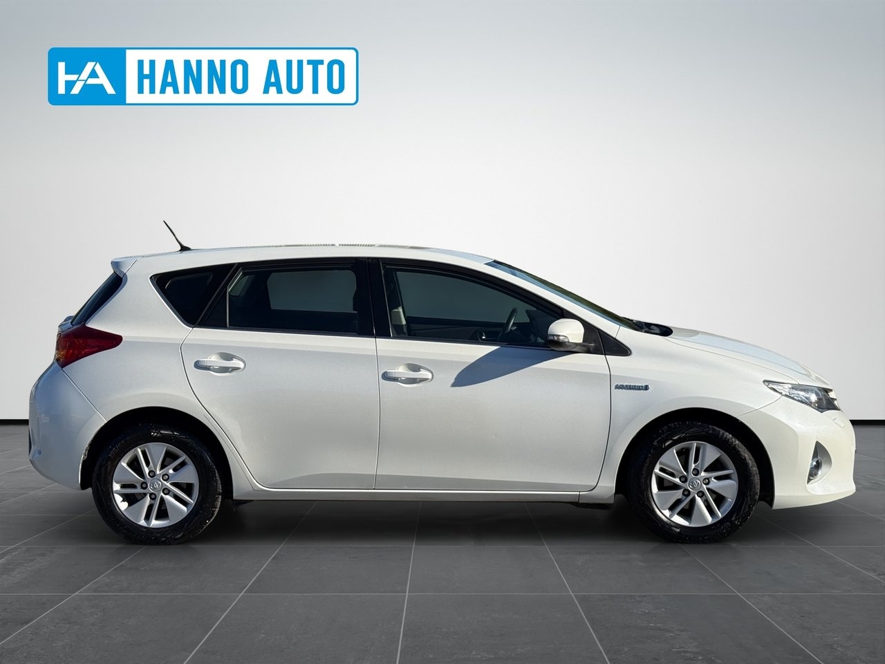 Toyota Auris Hybrid 2013, bild 6/34