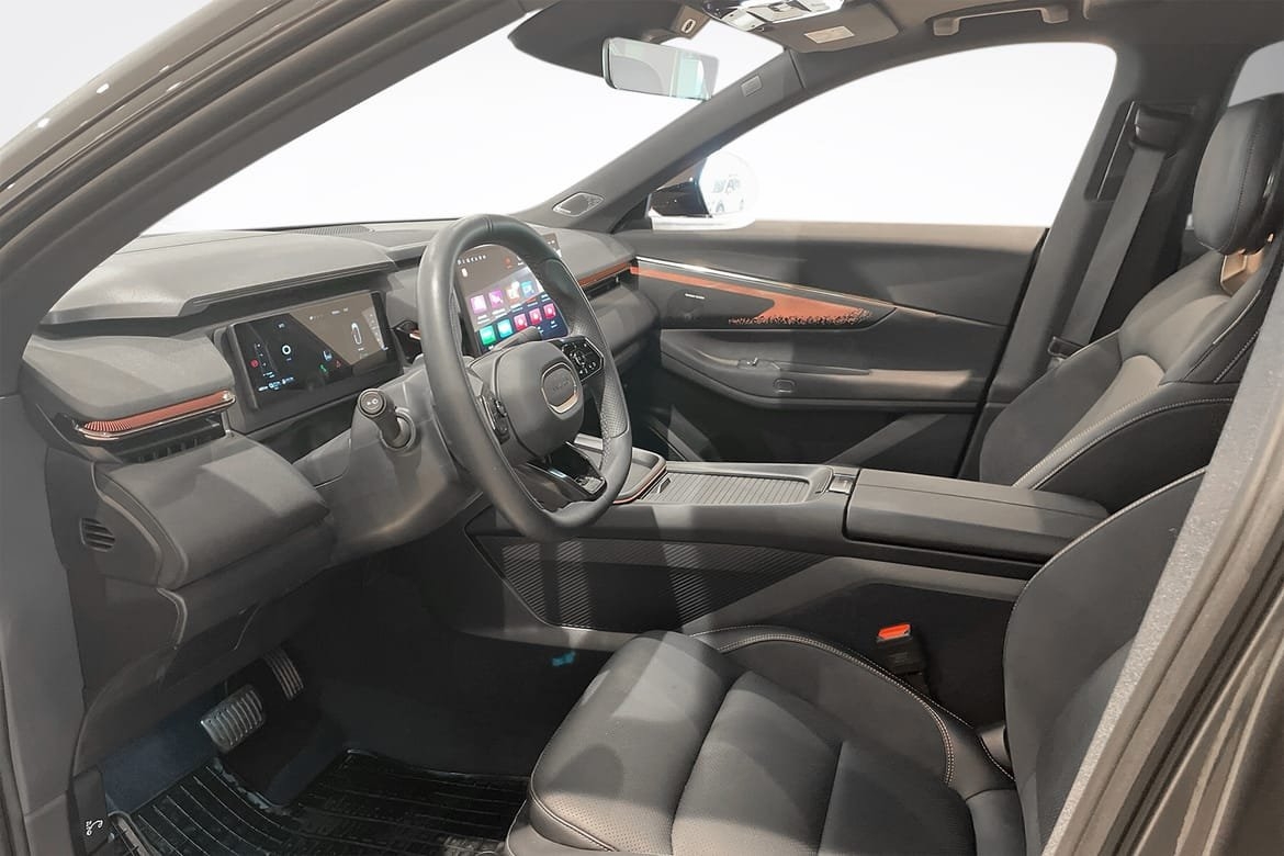 Lynk & Co 08 More PHEV 2025, bild 6/10