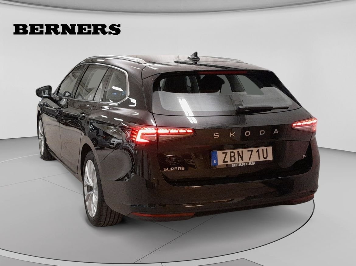 Skoda Superb 2025, bild 3/18