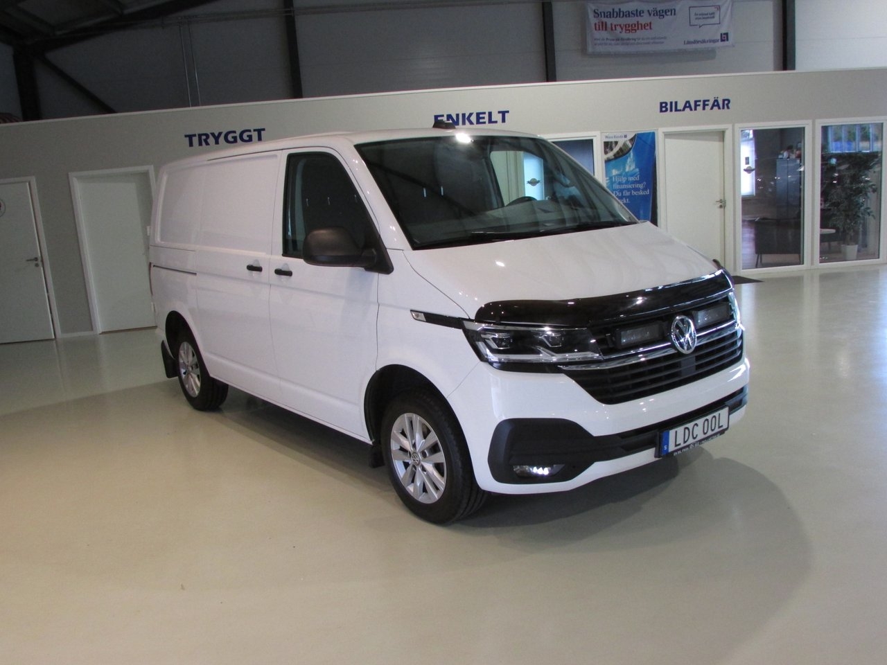 Volkswagen Transporter 2023, photo 3/10